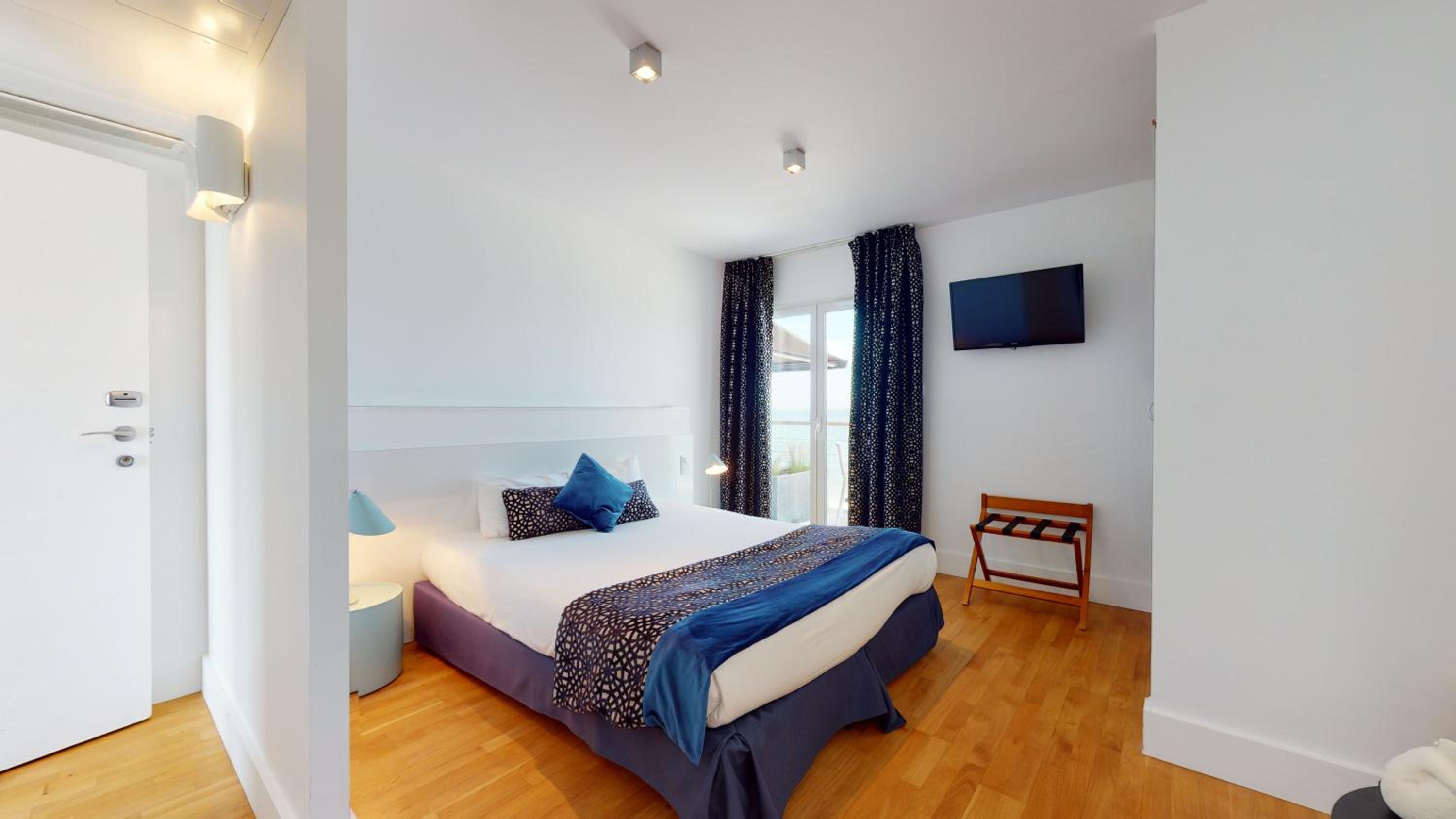 Junior Suite with Sea View - Photo 6