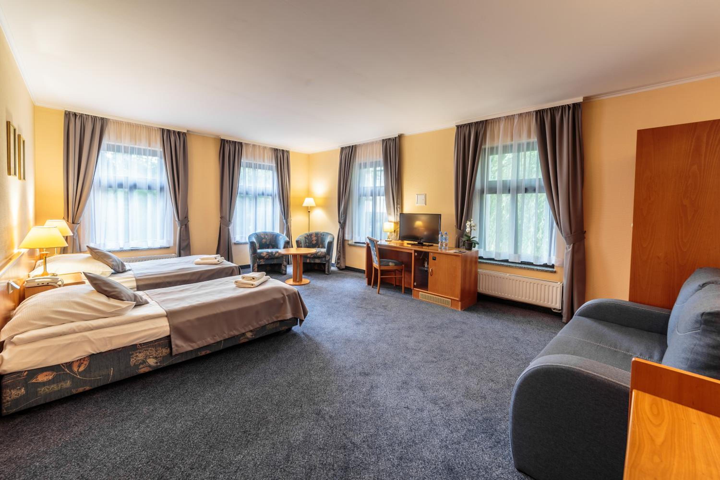 Standard Double or Twin Room - Photo 1