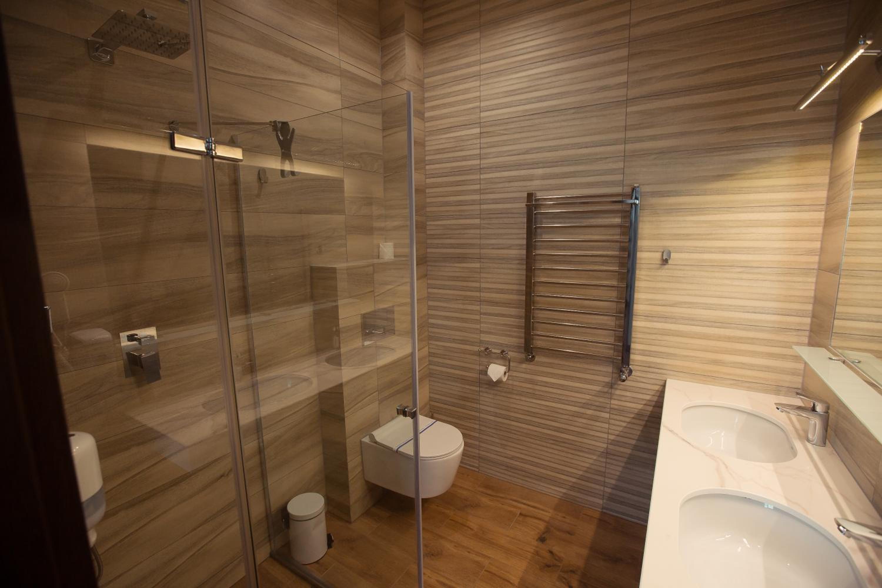 Large Double Room - Photo 4