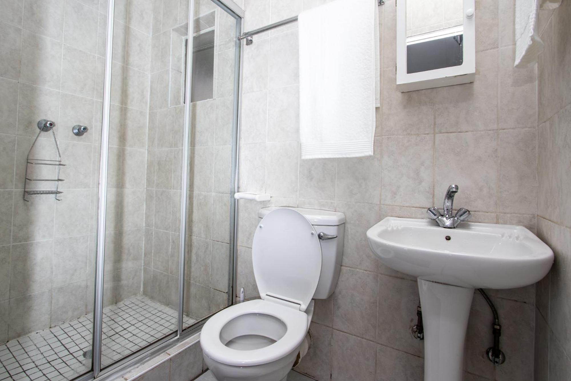 Budget Double Room - Photo 3
