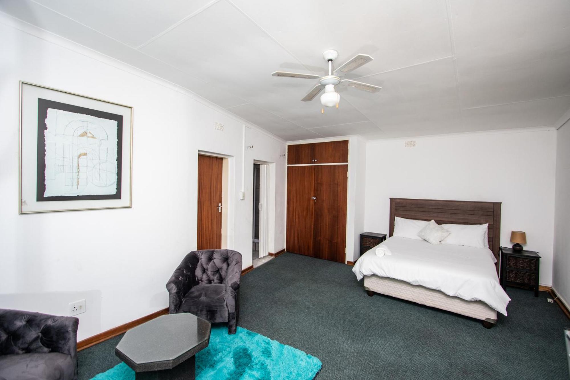 Budget Double Room photo 2