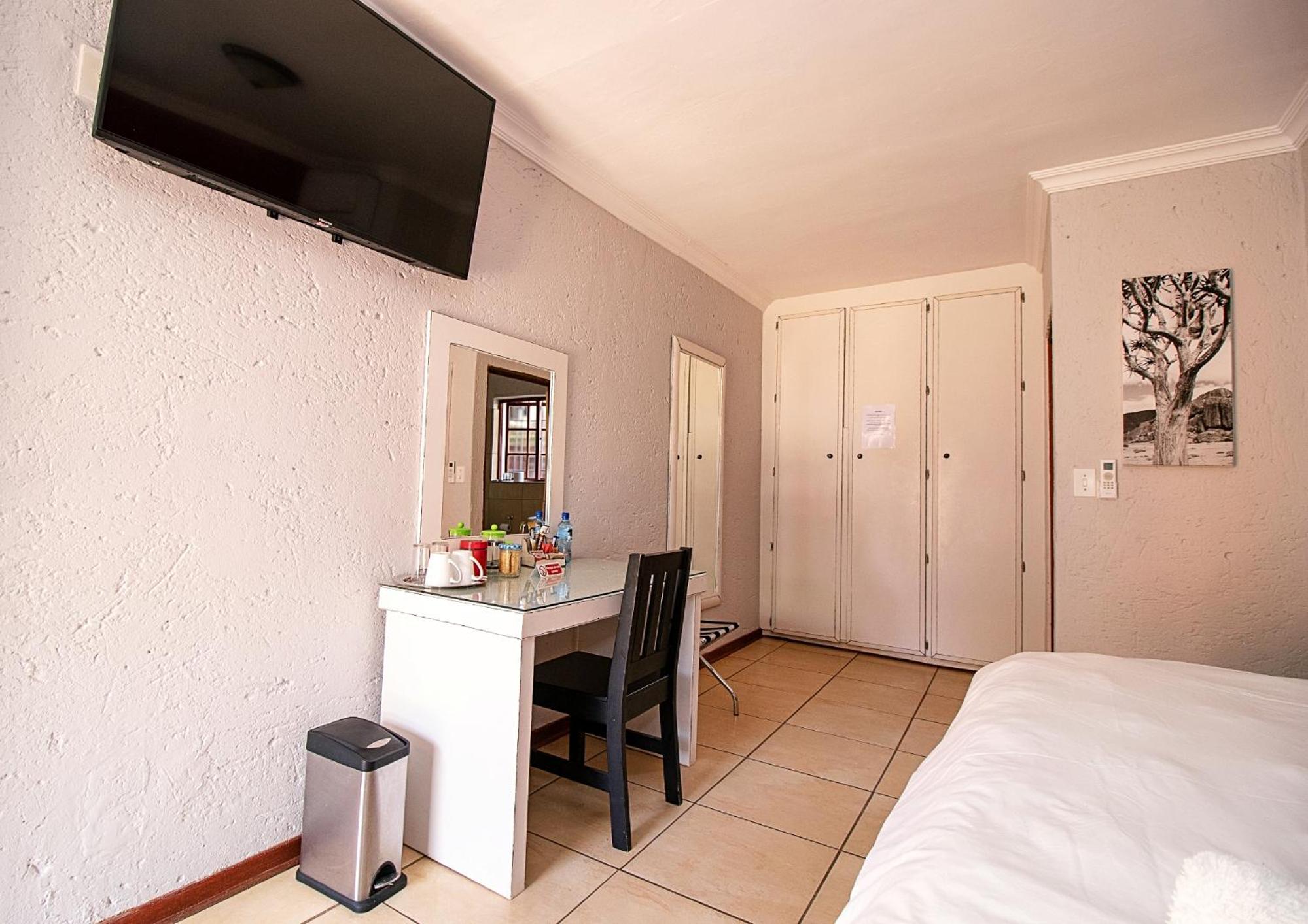  Double Room - Photo 8