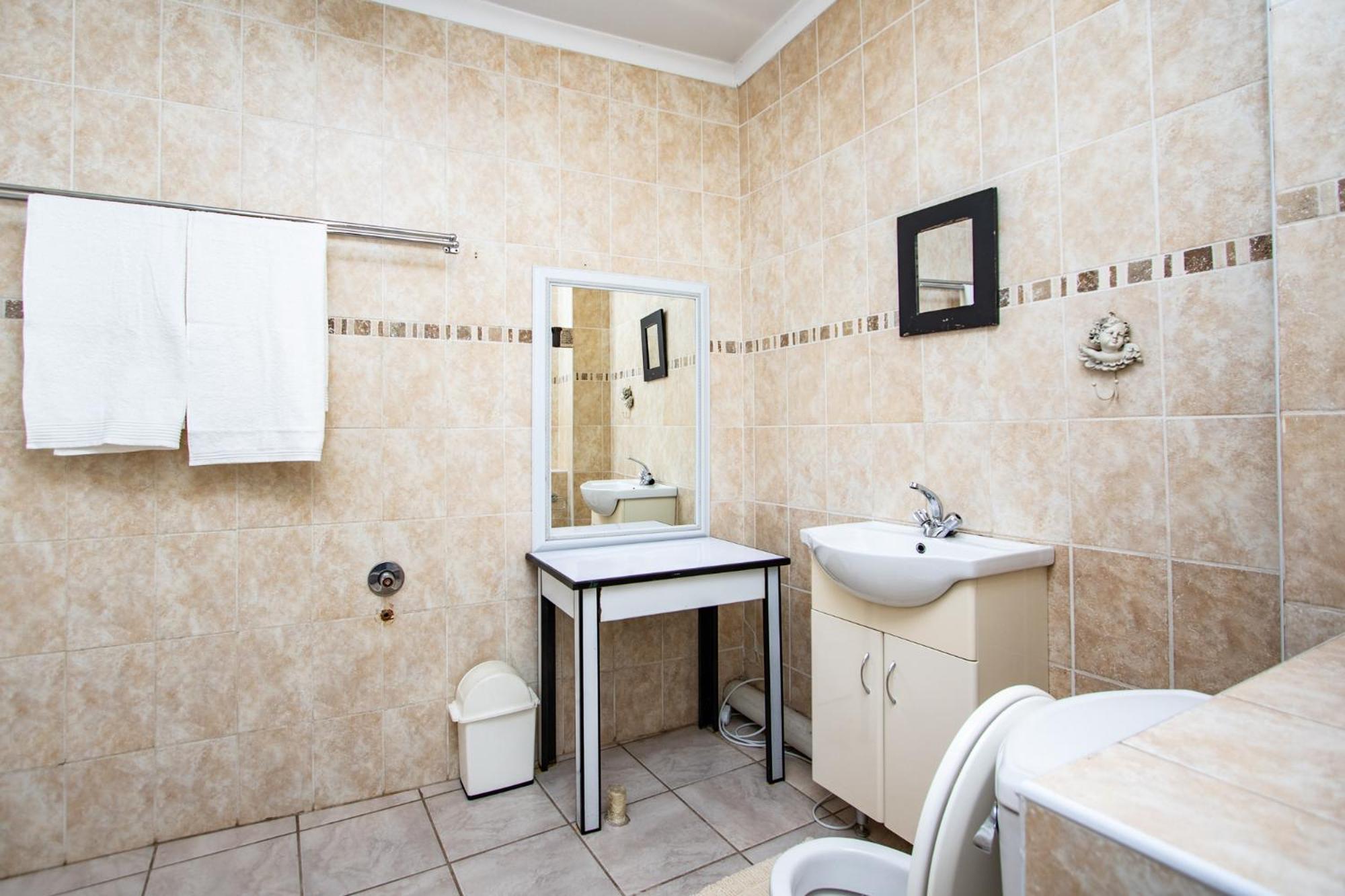 Deluxe Double Room - Photo 20