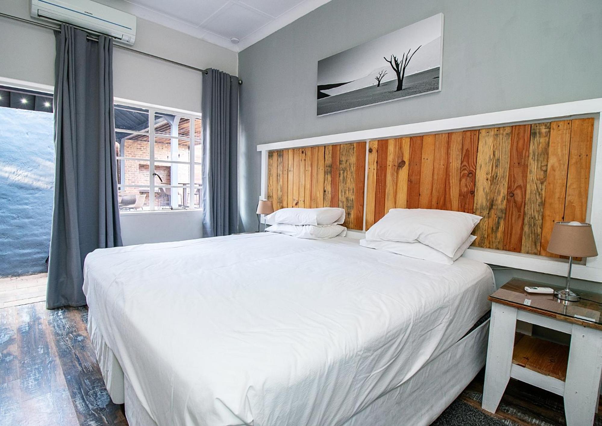 Twin Room - Photo 8