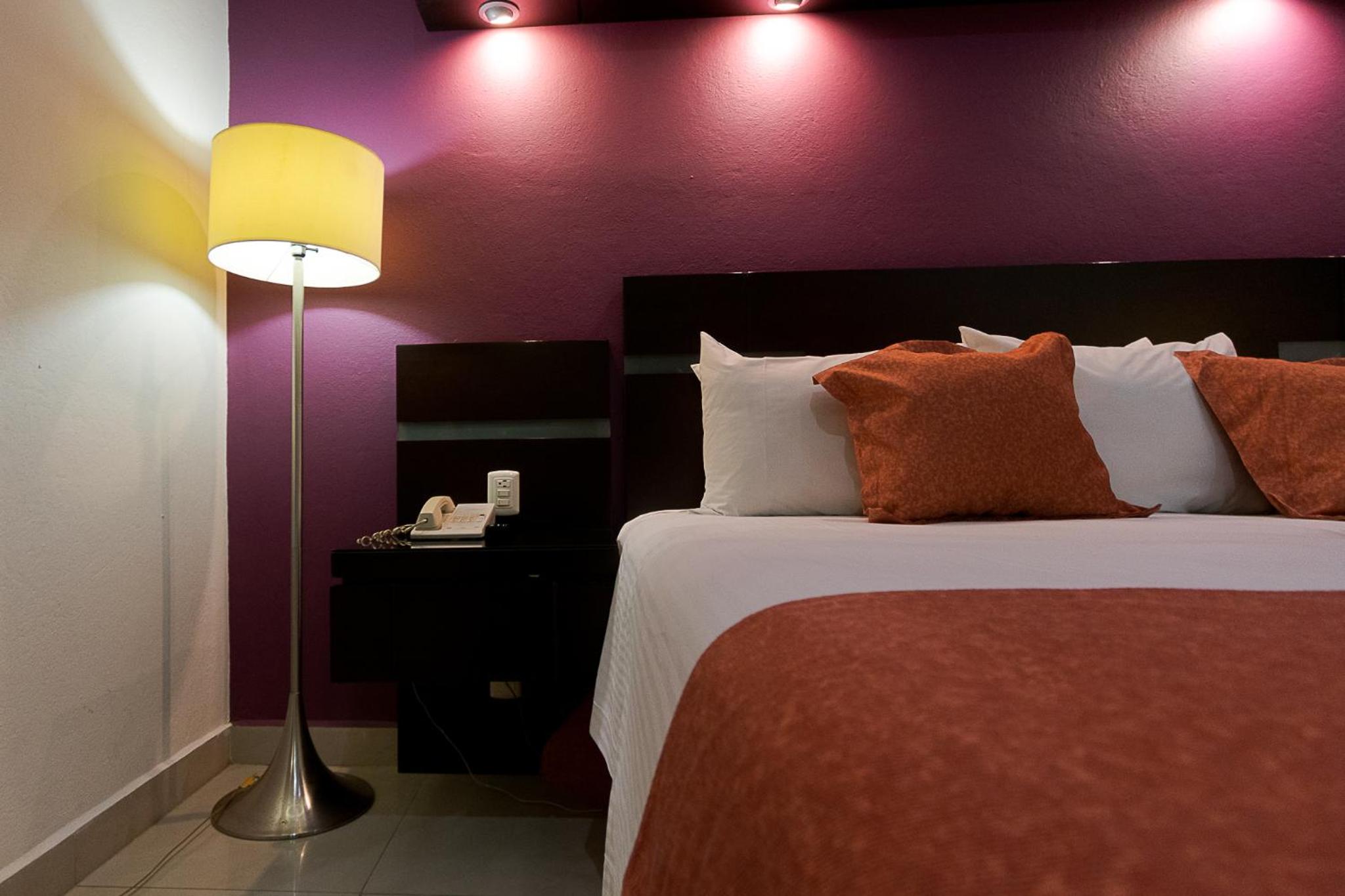 Standard King Room - Photo 2