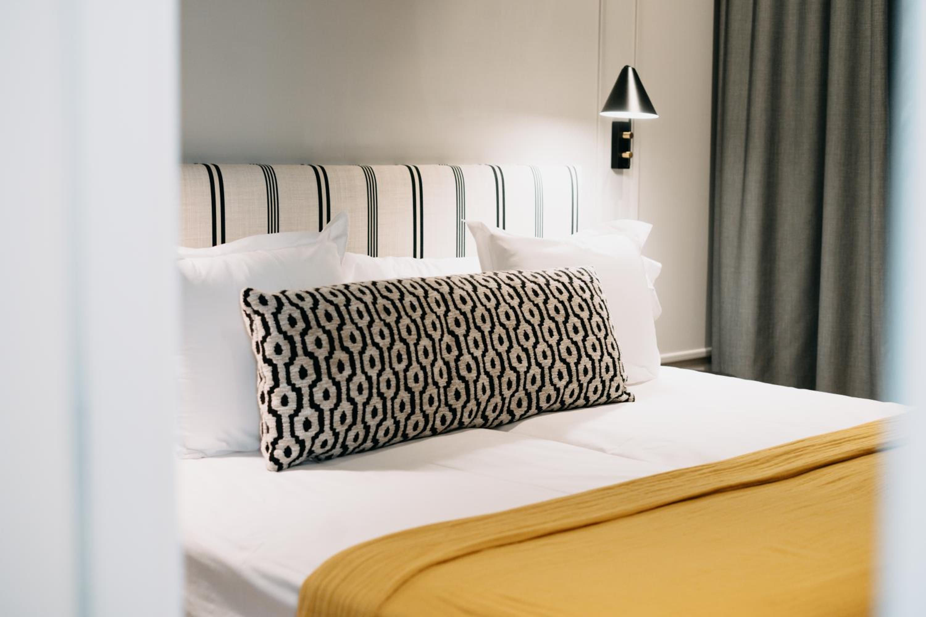 Double or Twin Room - Photo 9