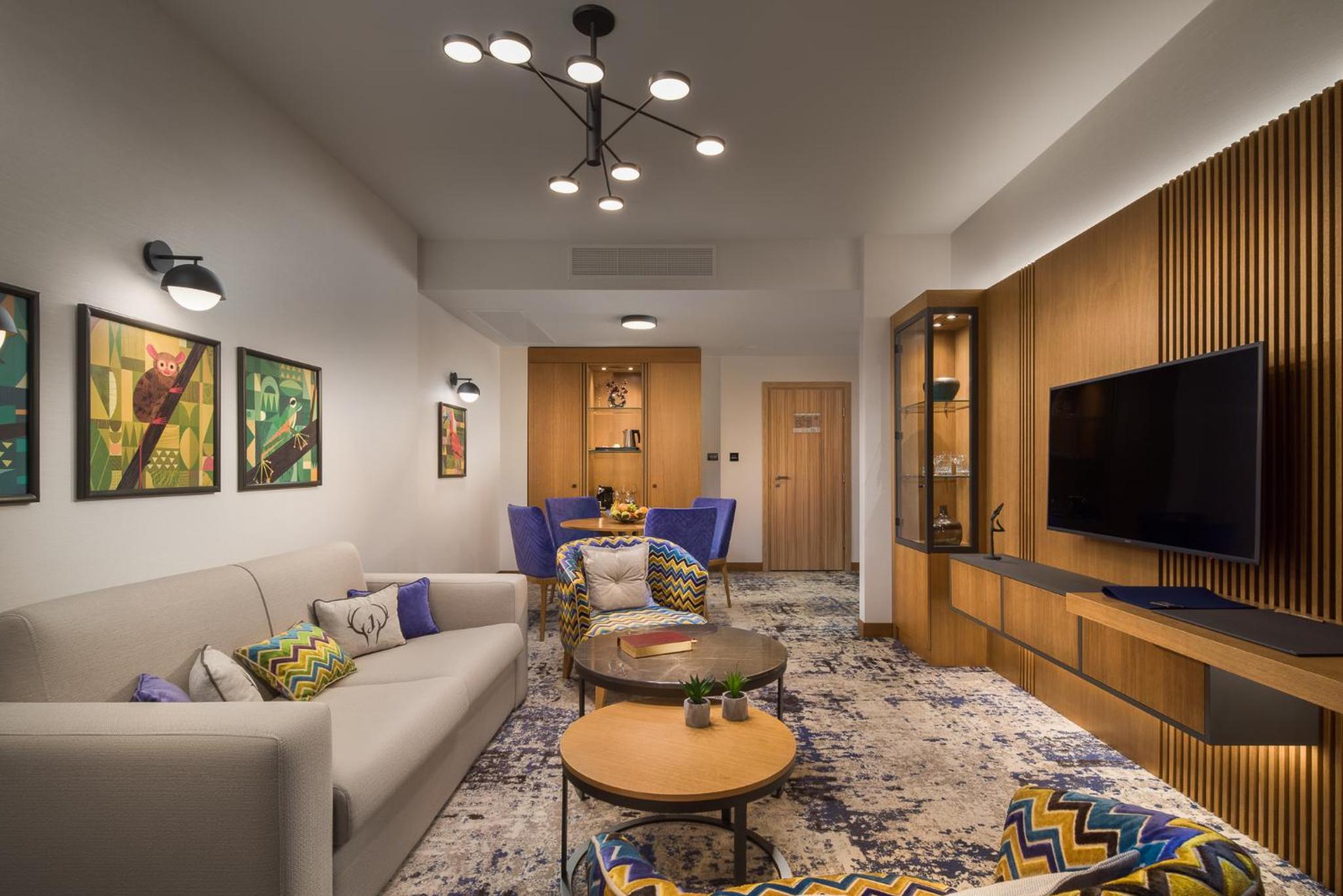 One-Bedroom Apartment - Photo 3