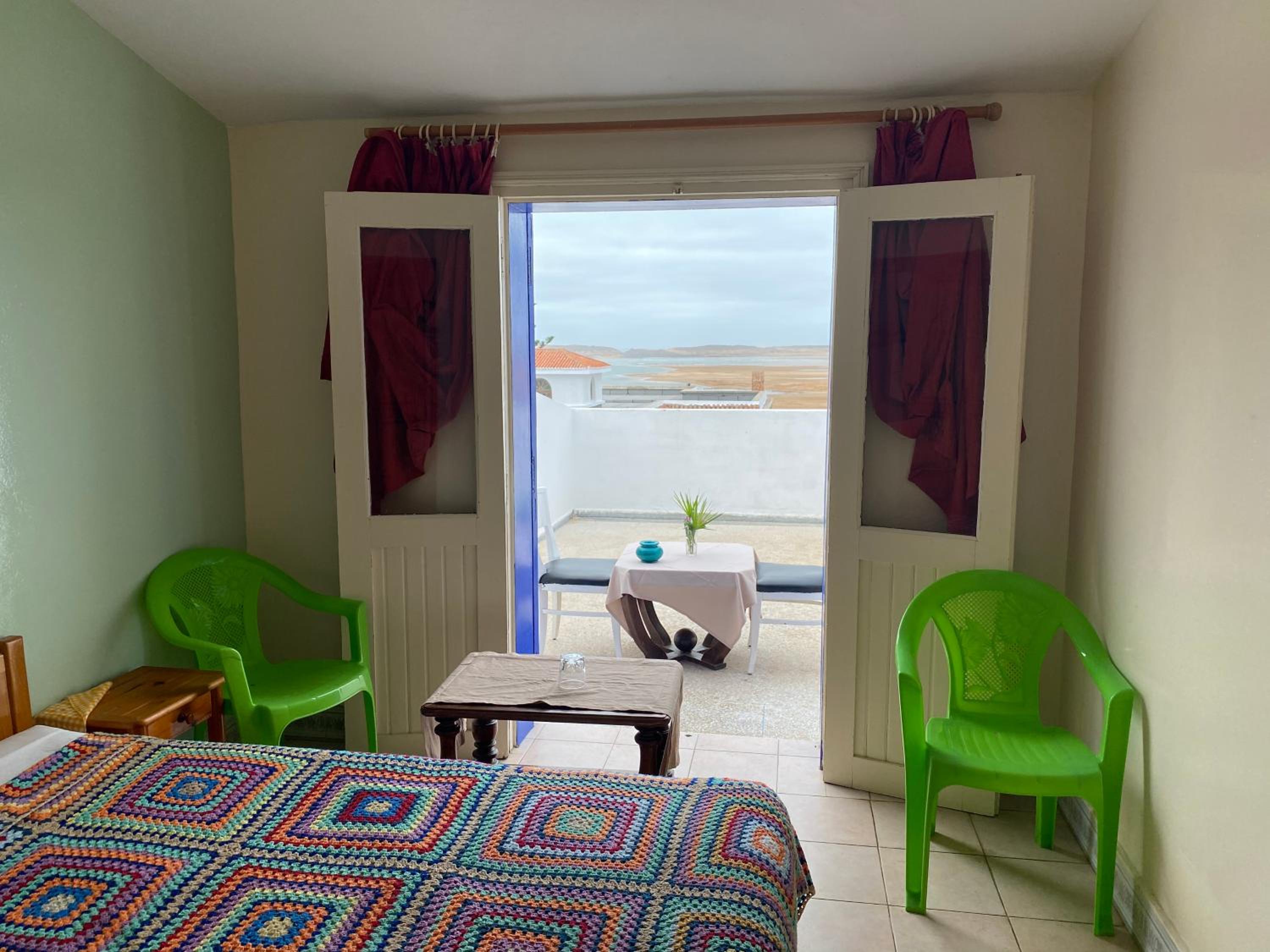 Large Double Room - Photo 13