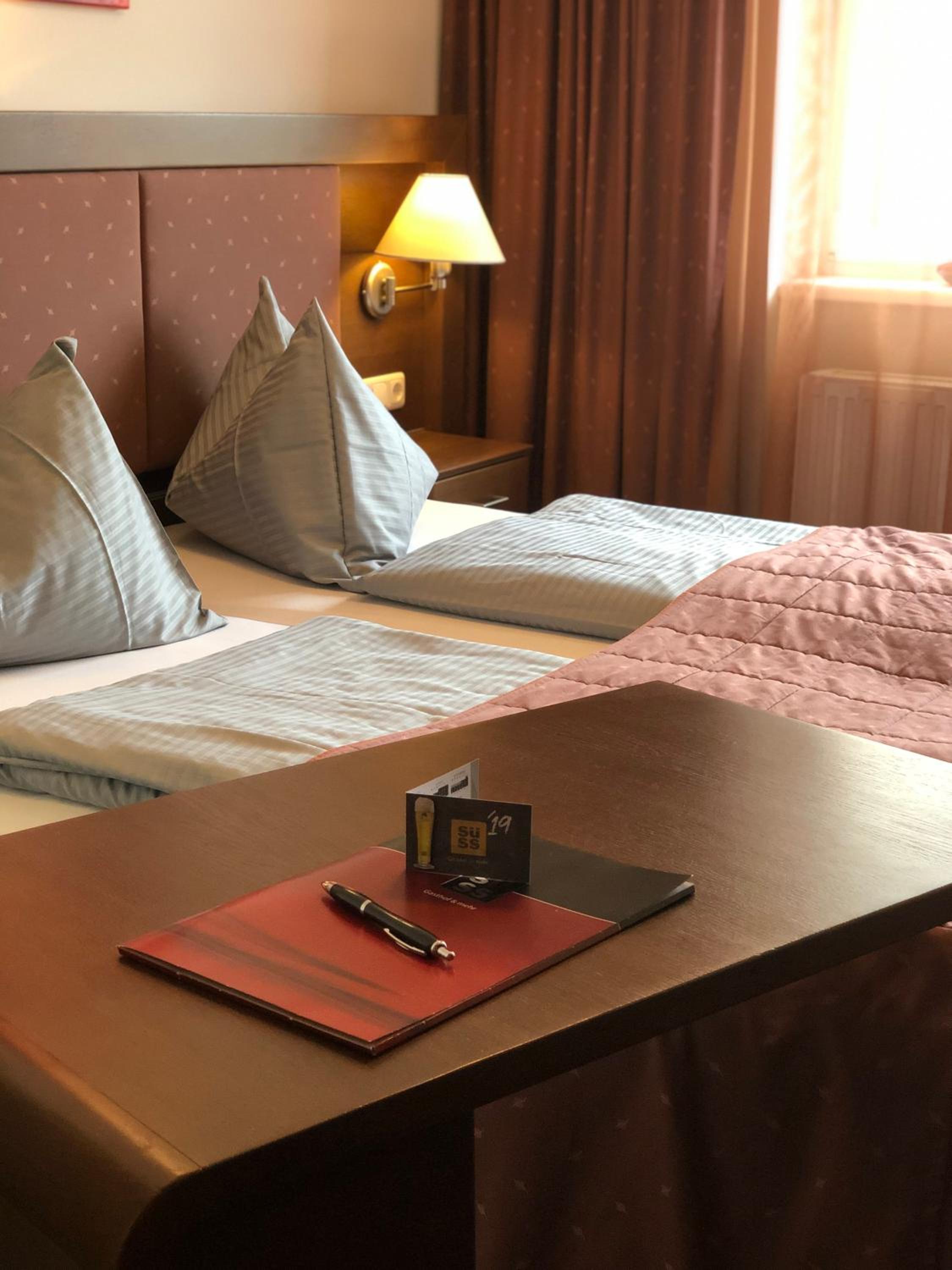 Double Room with Balcony - Photo 8