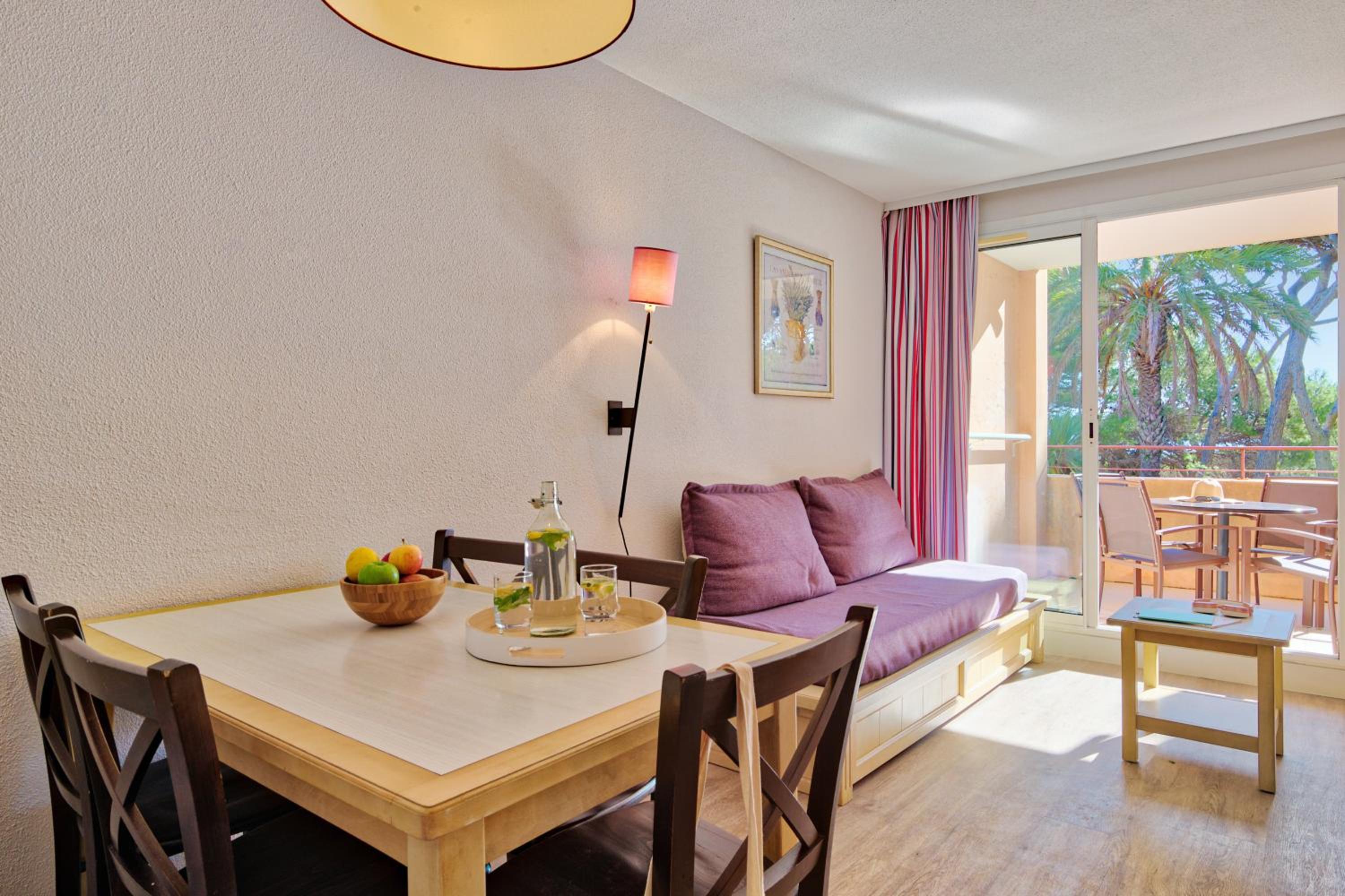 Superior One-Bedroom Apartment with Air Conditioning, Terrace or Balcony (4 People) - Garden View - Photo 3