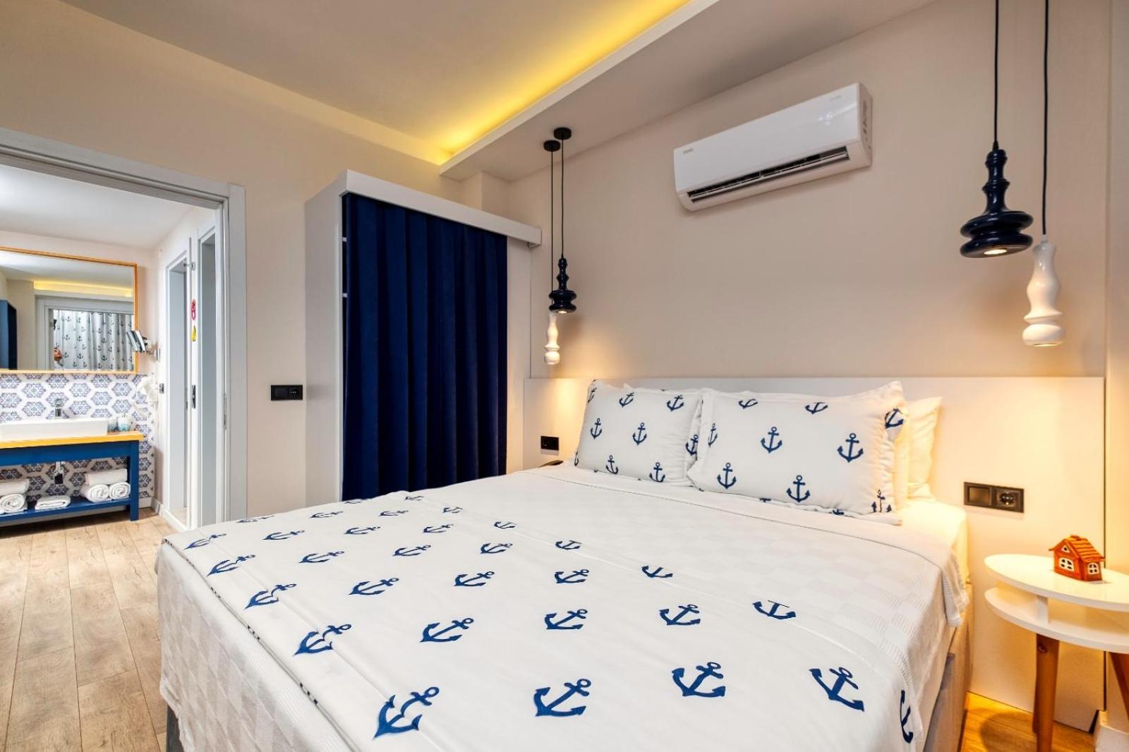 Triple Room with View - Photo 1