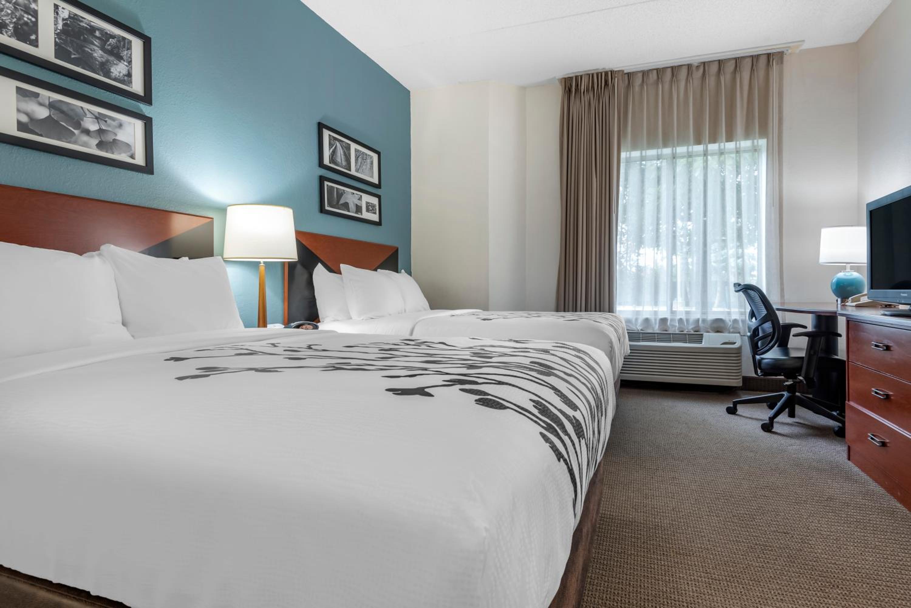 Double Room With Two Double Beds - Non-Smoking photo 3