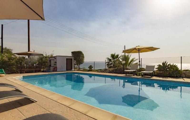 Villa - Beach Front photo 3