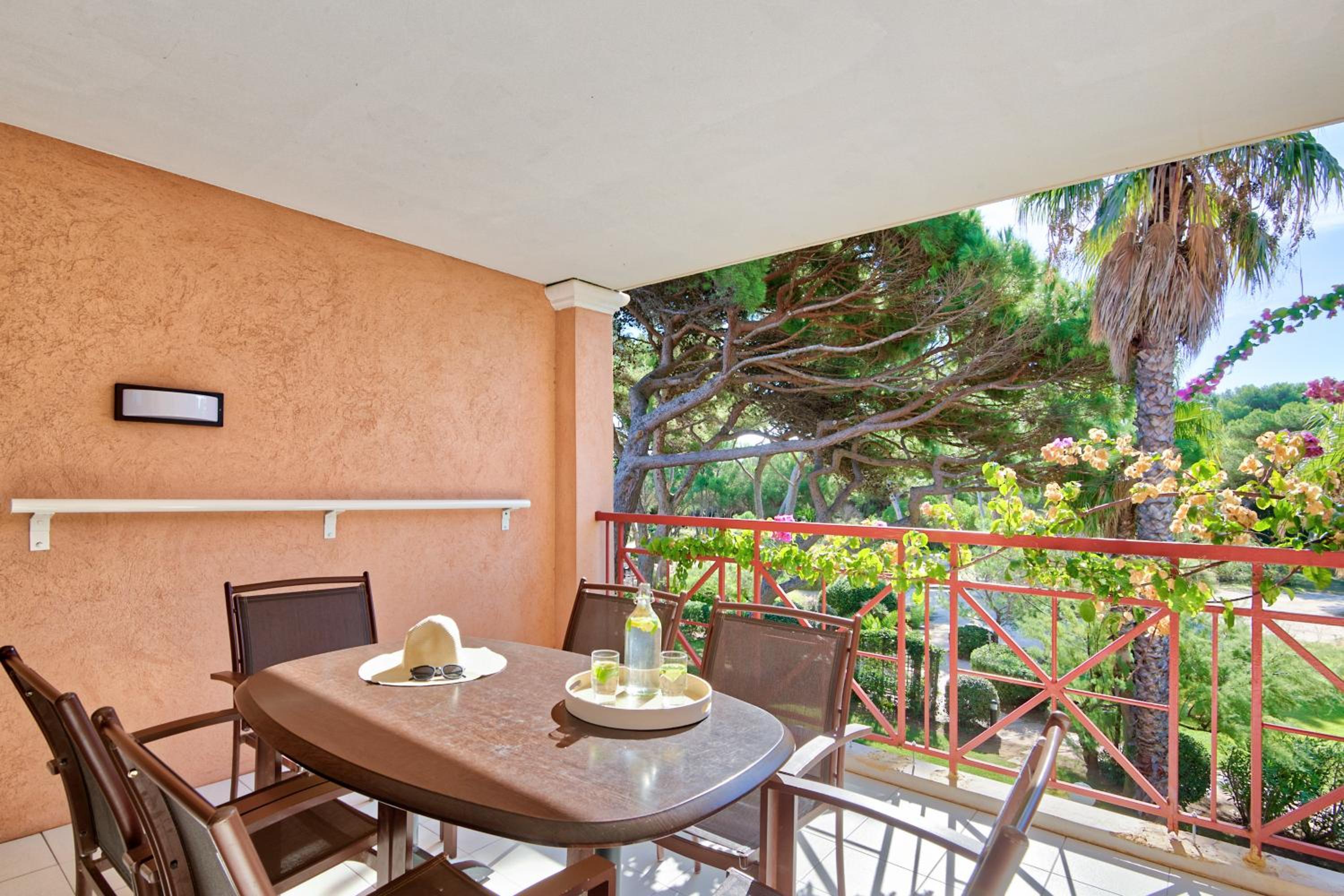 One-Bedroom Apartment with Sleeping Alcove and Terrace or Balcony (6 People) - Garden View - Photo 6