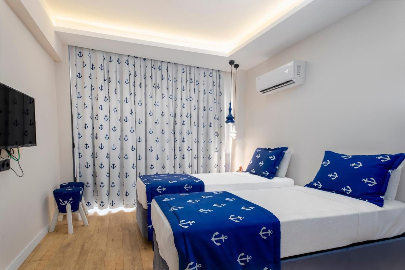 Triple Room with View - Photo 14