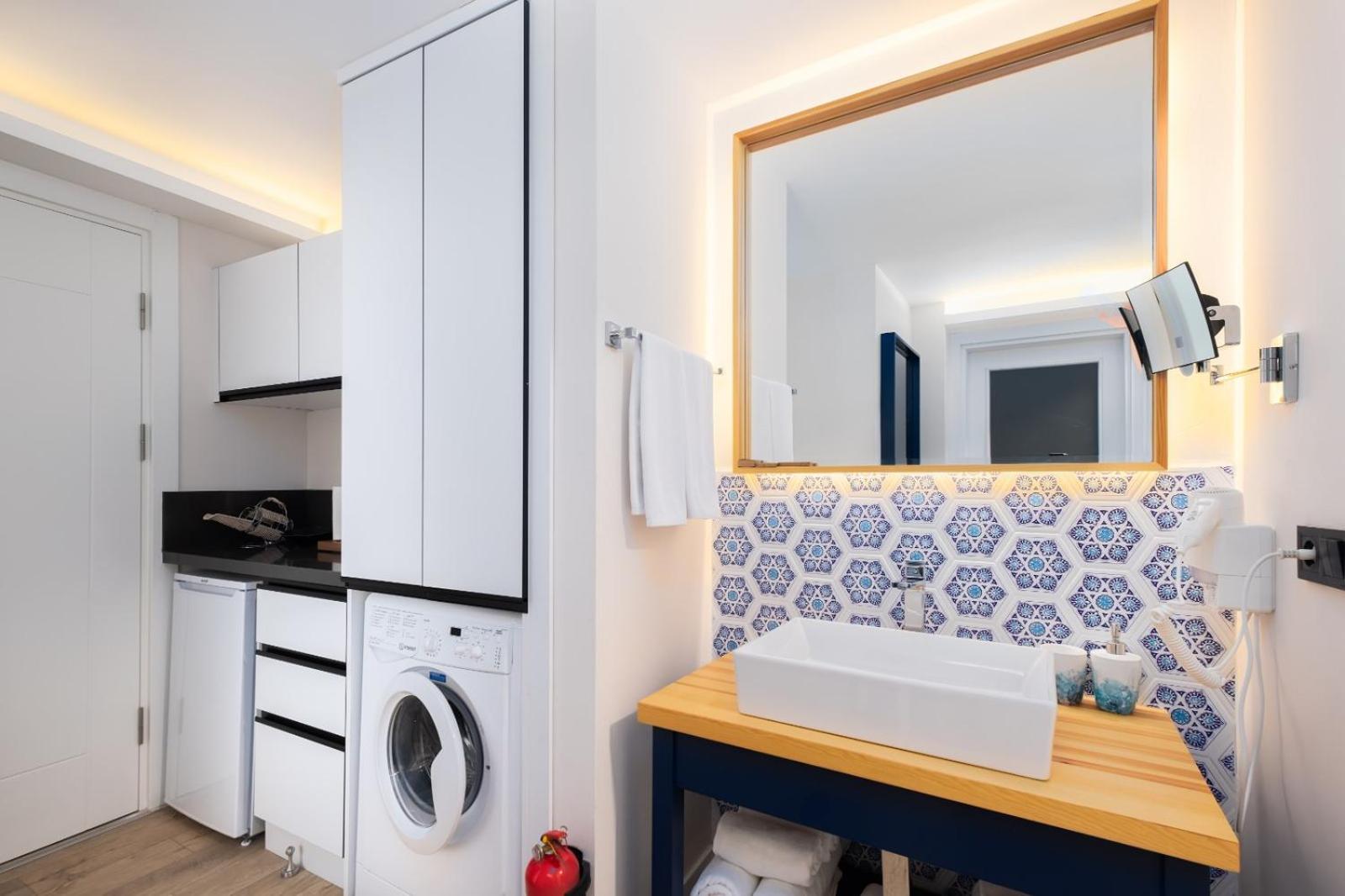 Triple Room with View - Photo 9
