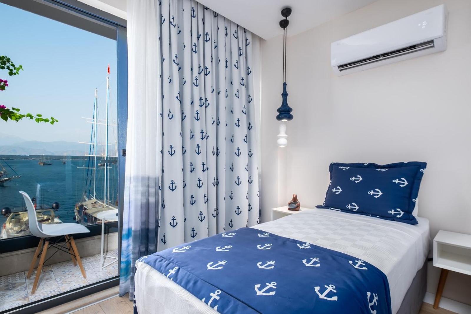 Triple Room with View - Photo 8