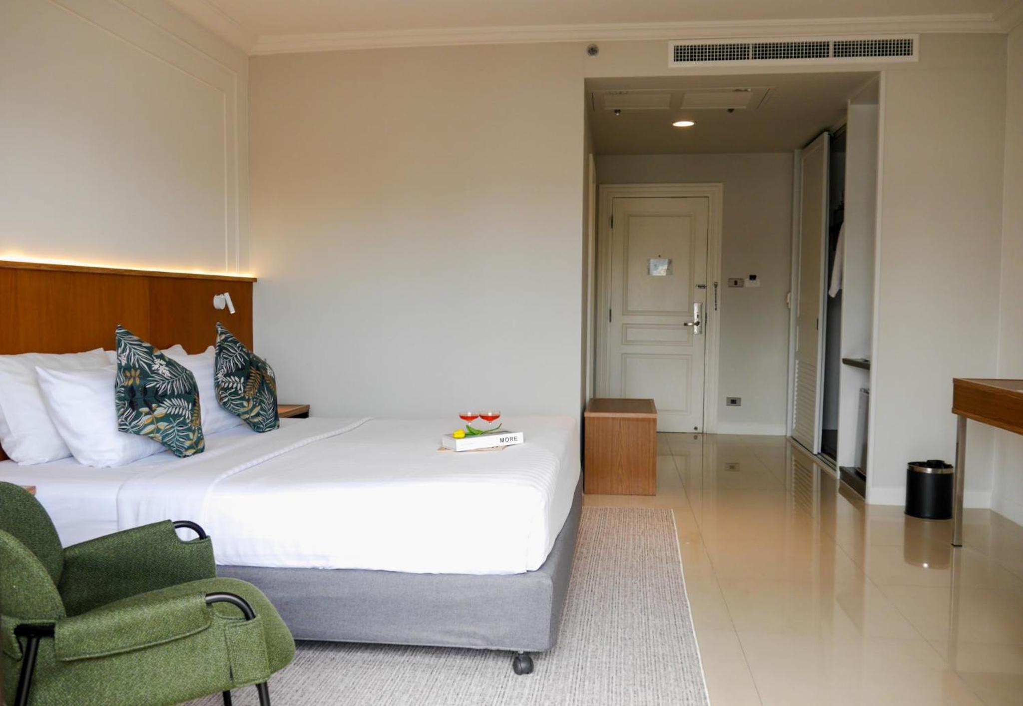 Deluxe Double Room photo 2