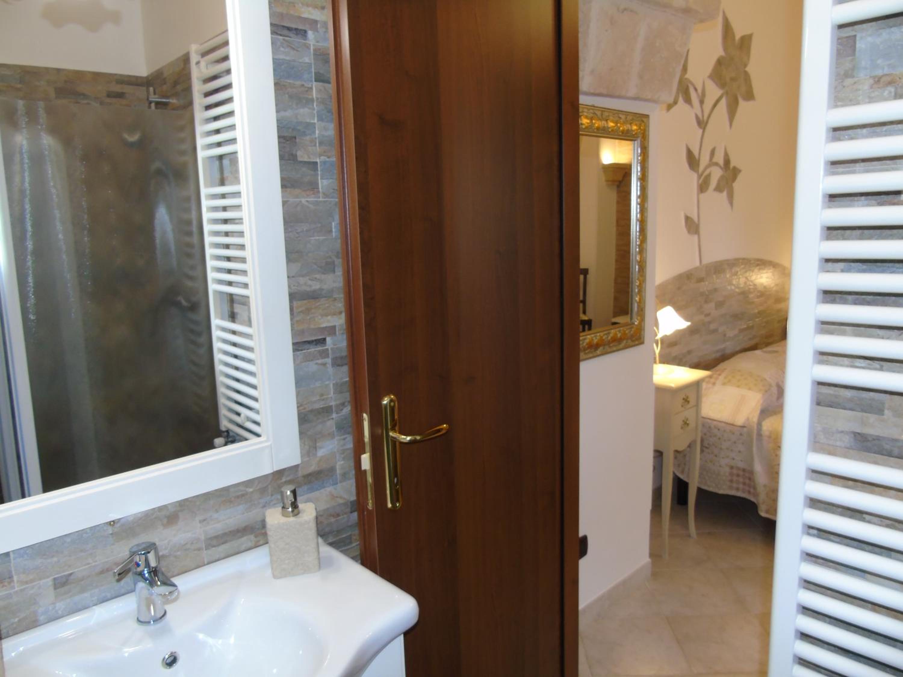 Standard Queen Room photo 3