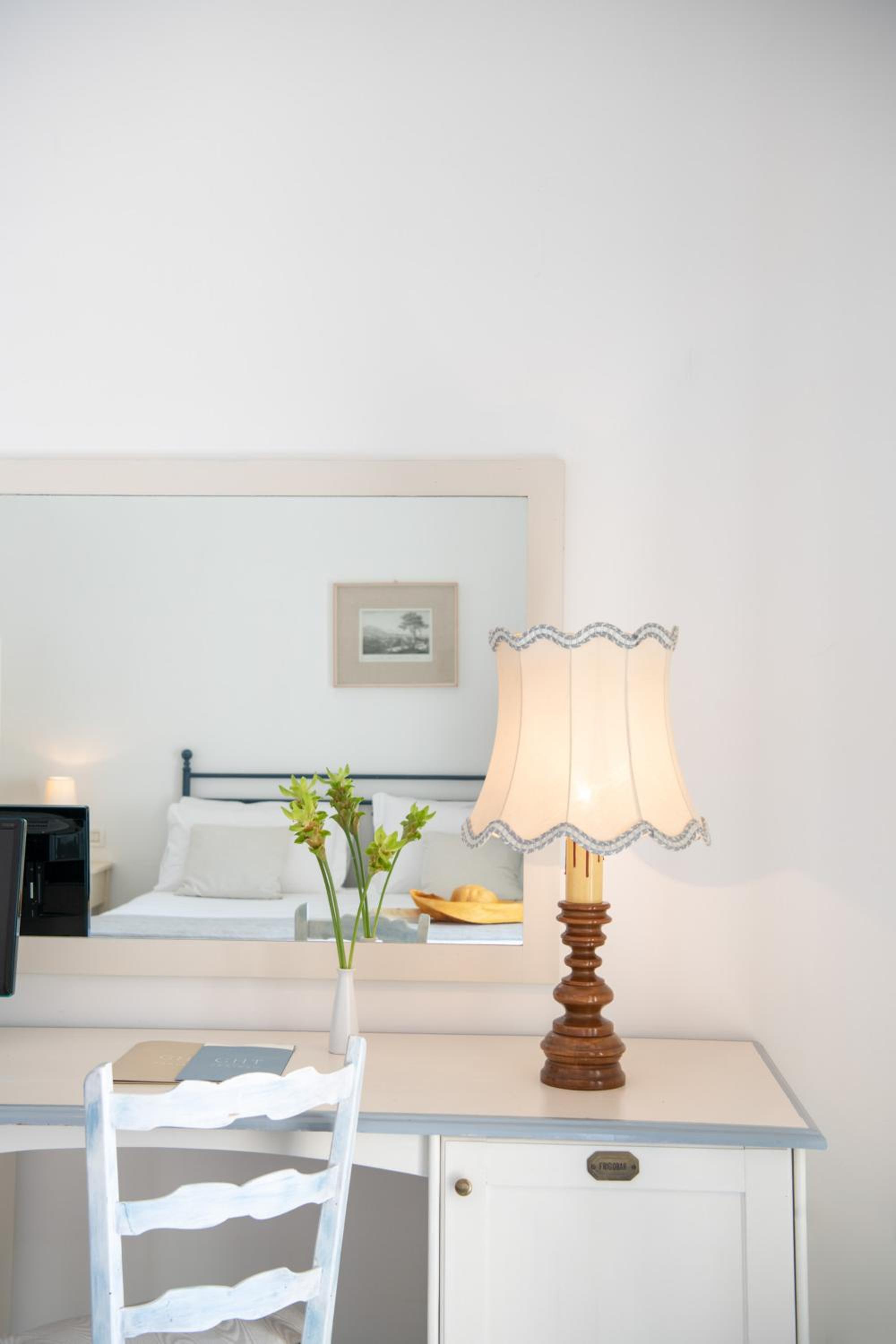 Standard Double Room with Partial Sea View - Photo 2