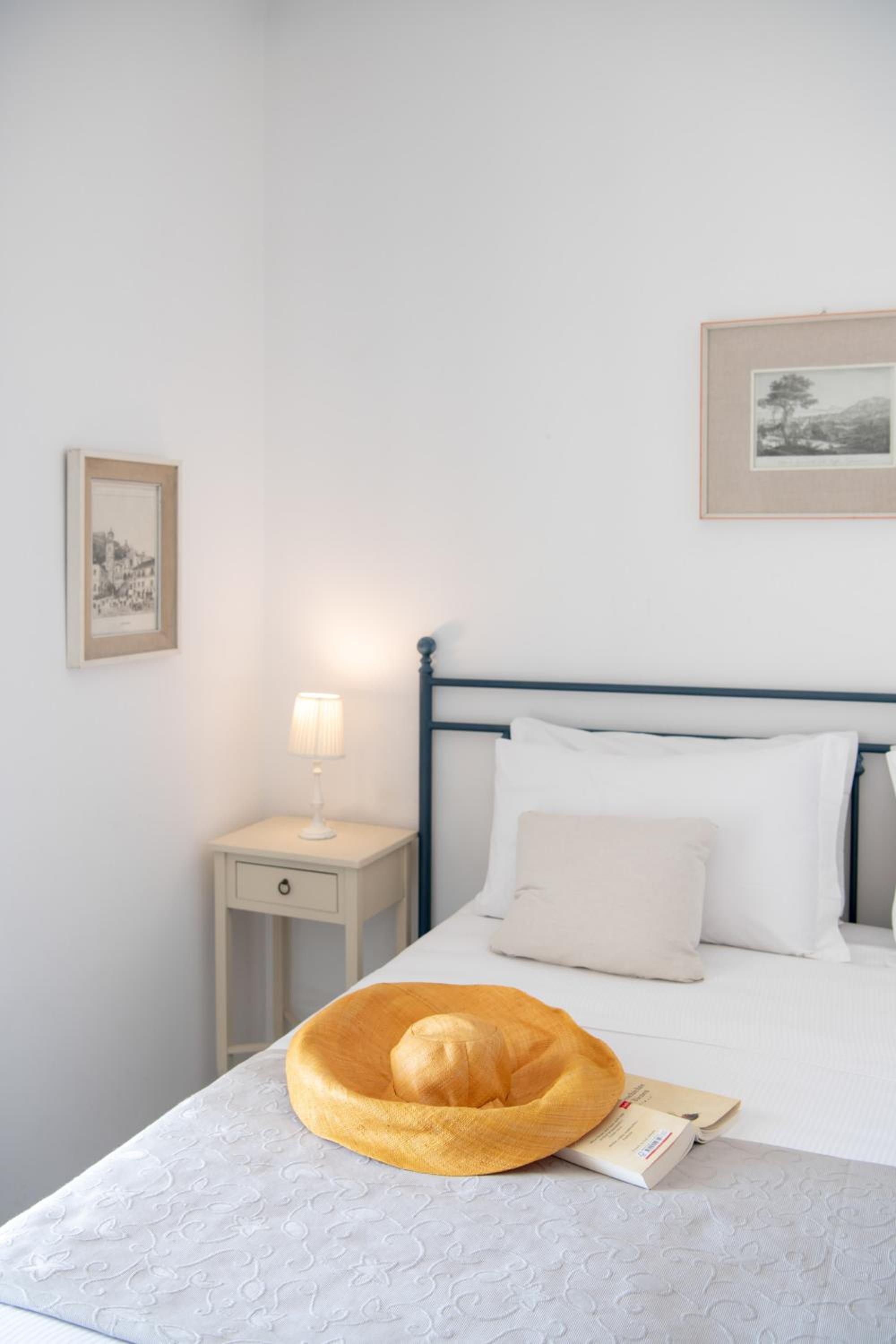 Standard Double Room with Partial Sea View - Photo 1