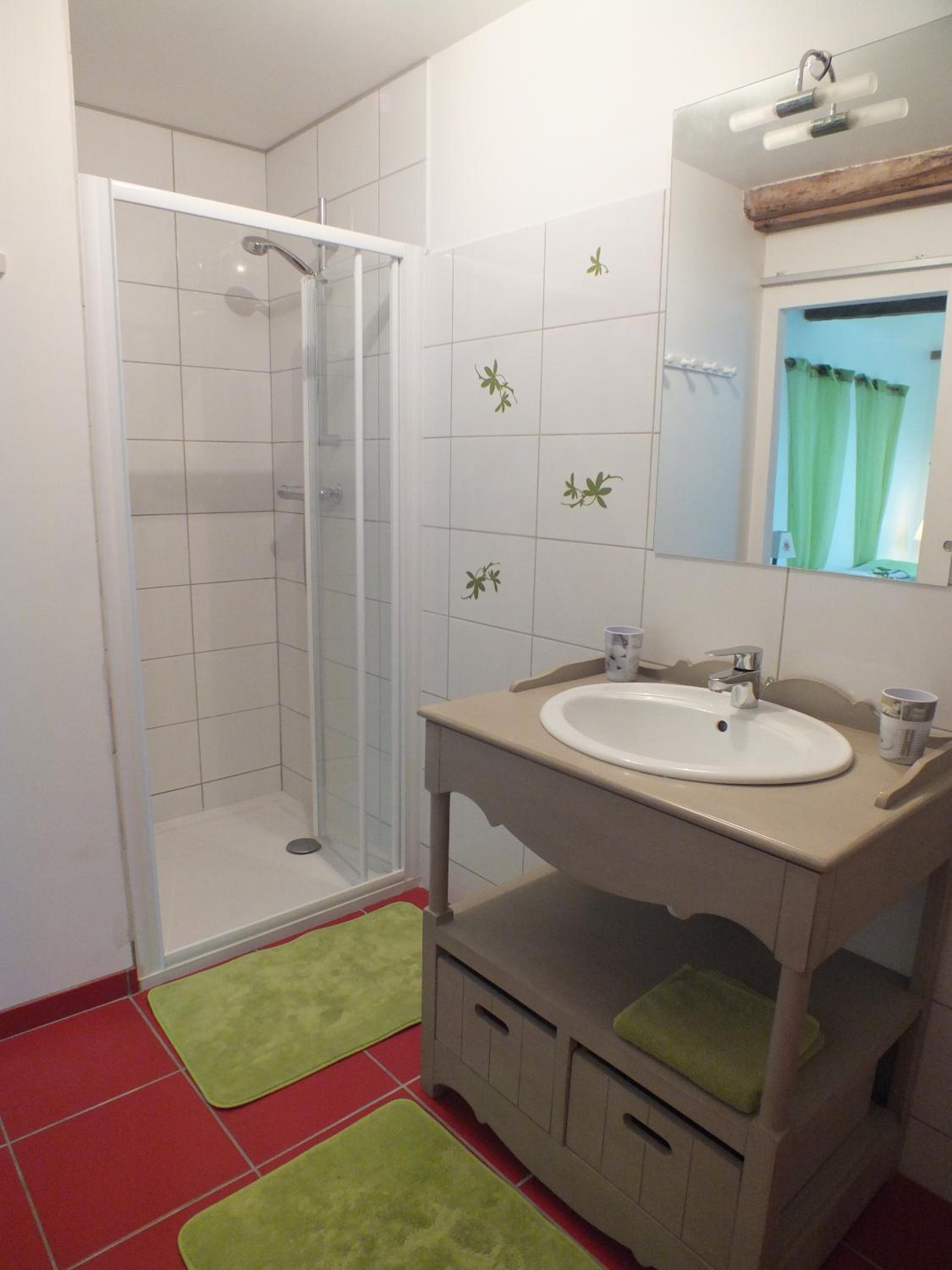 Double Room with Shower - Photo 4