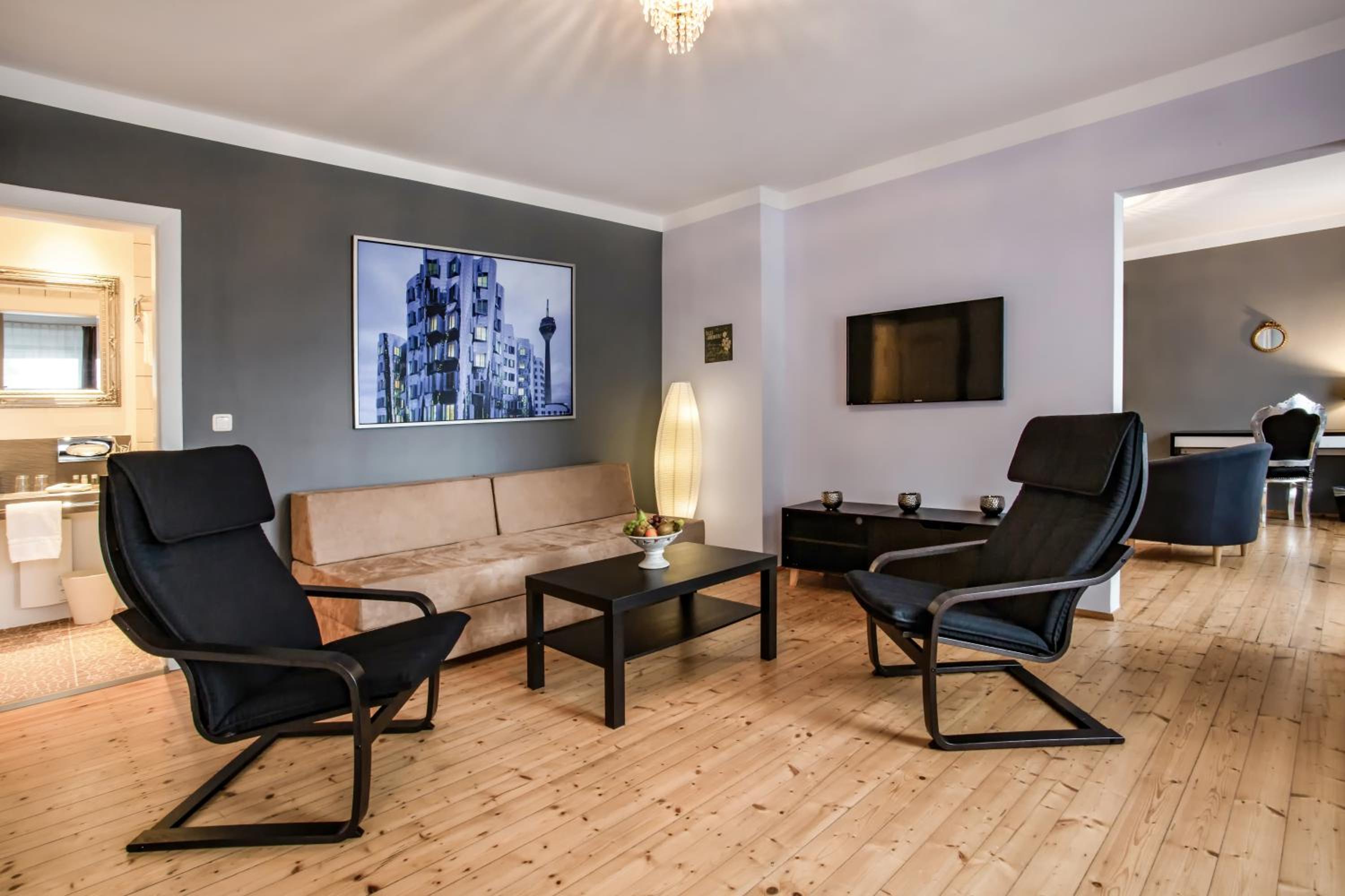Suite - Photo 4