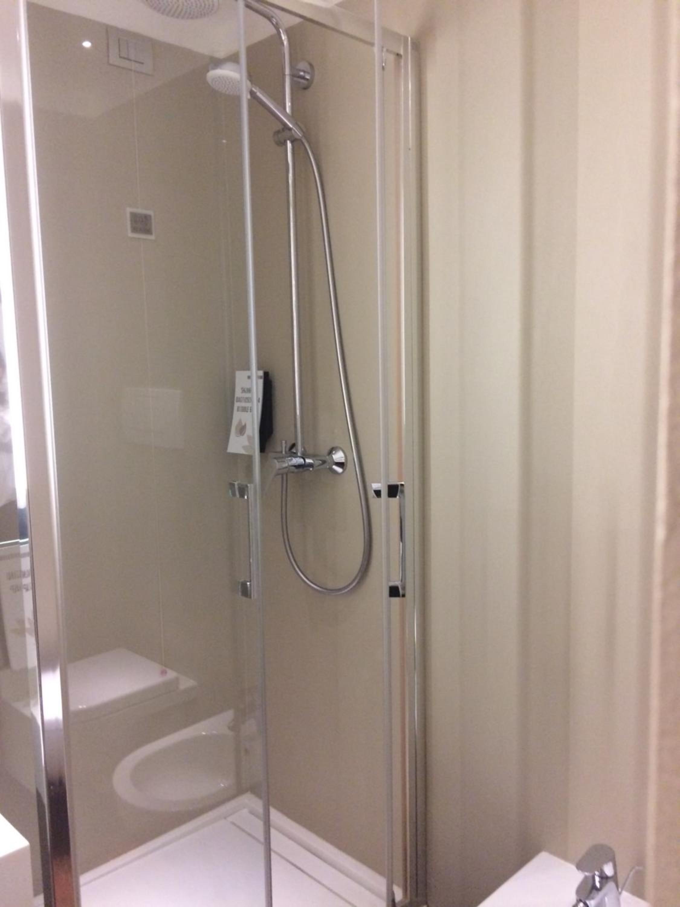 King Junior Suite with City View - Photo 6