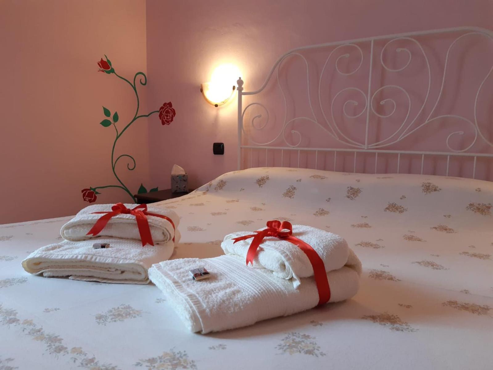 Double or Twin Room with Private Bathroom photo 1