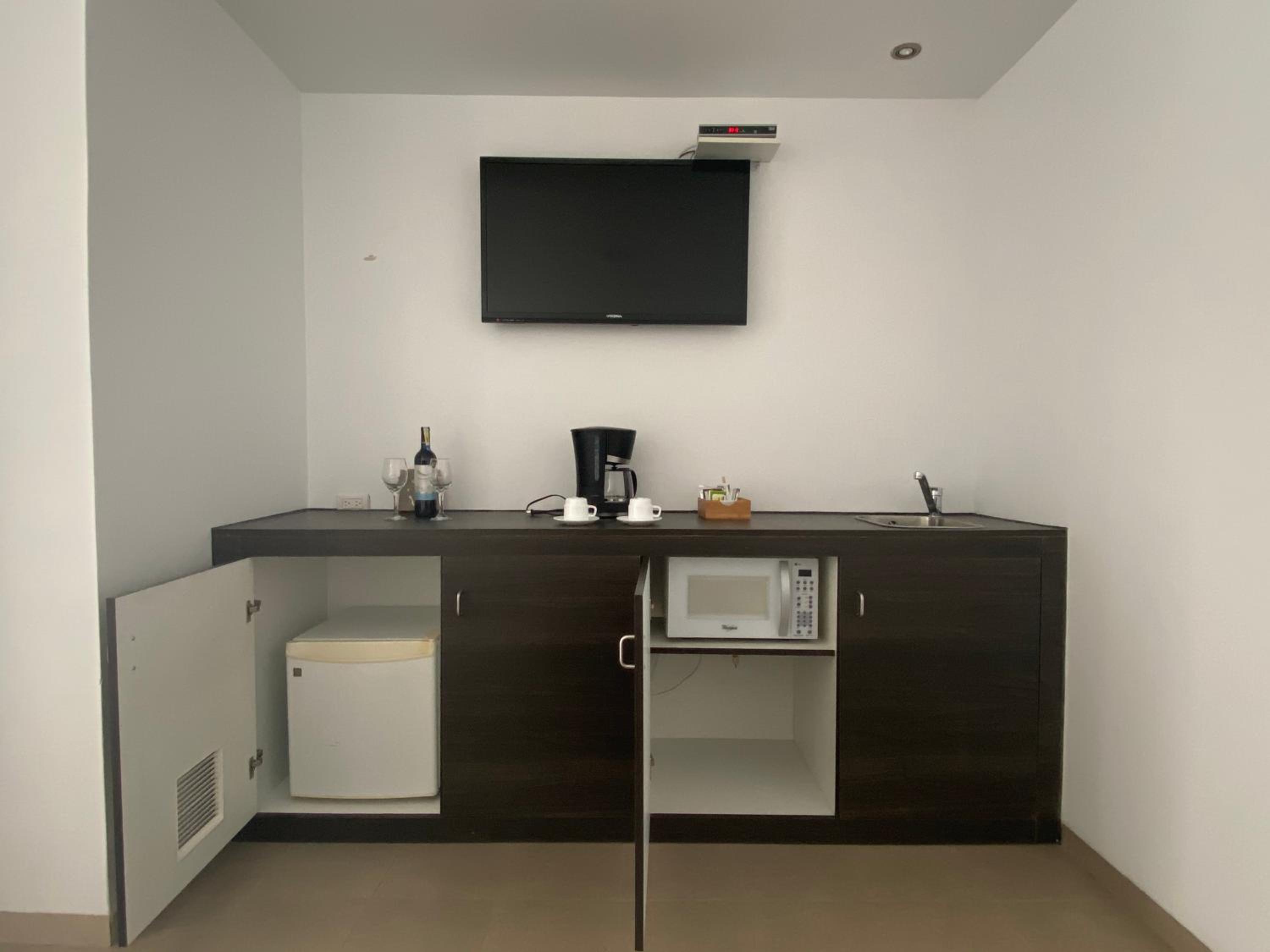 Double Room with Balcony and Sea View photo 2