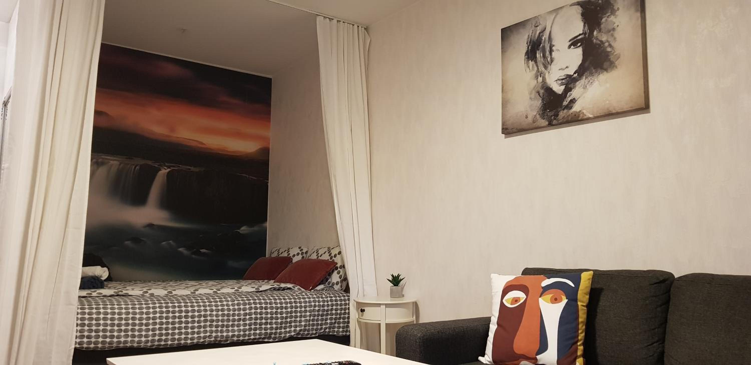 One-Bedroom Apartment - Photo 1