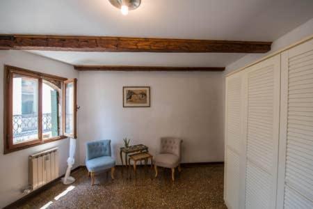 Three-Bedroom Apartment photo 2