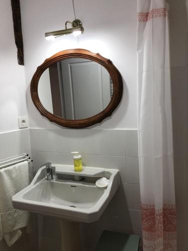 Large Single Room with External Bathroom  photo 3