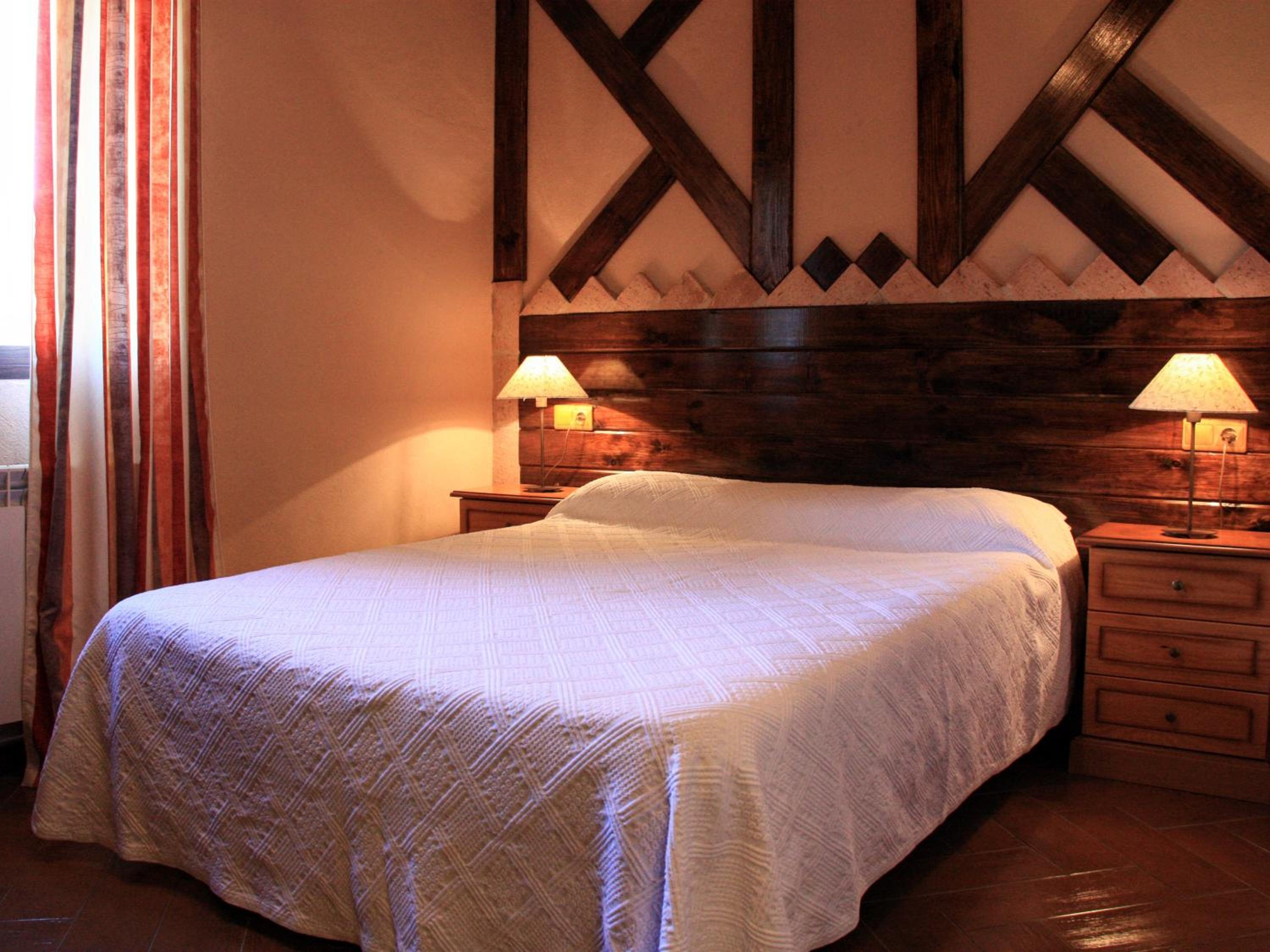 Single Country House with Fireplace (6 guests)