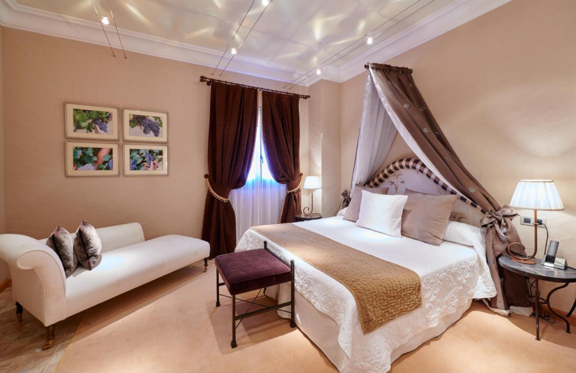 Superior Twin Room - Photo 4