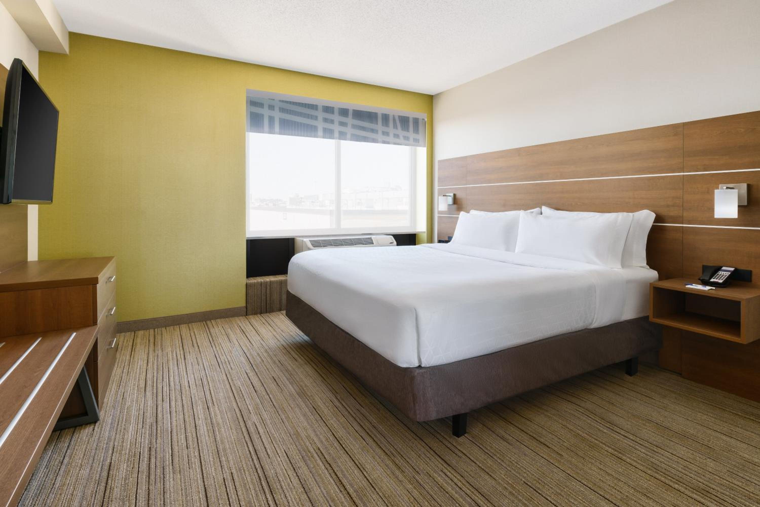 One-Bedroom King Suite