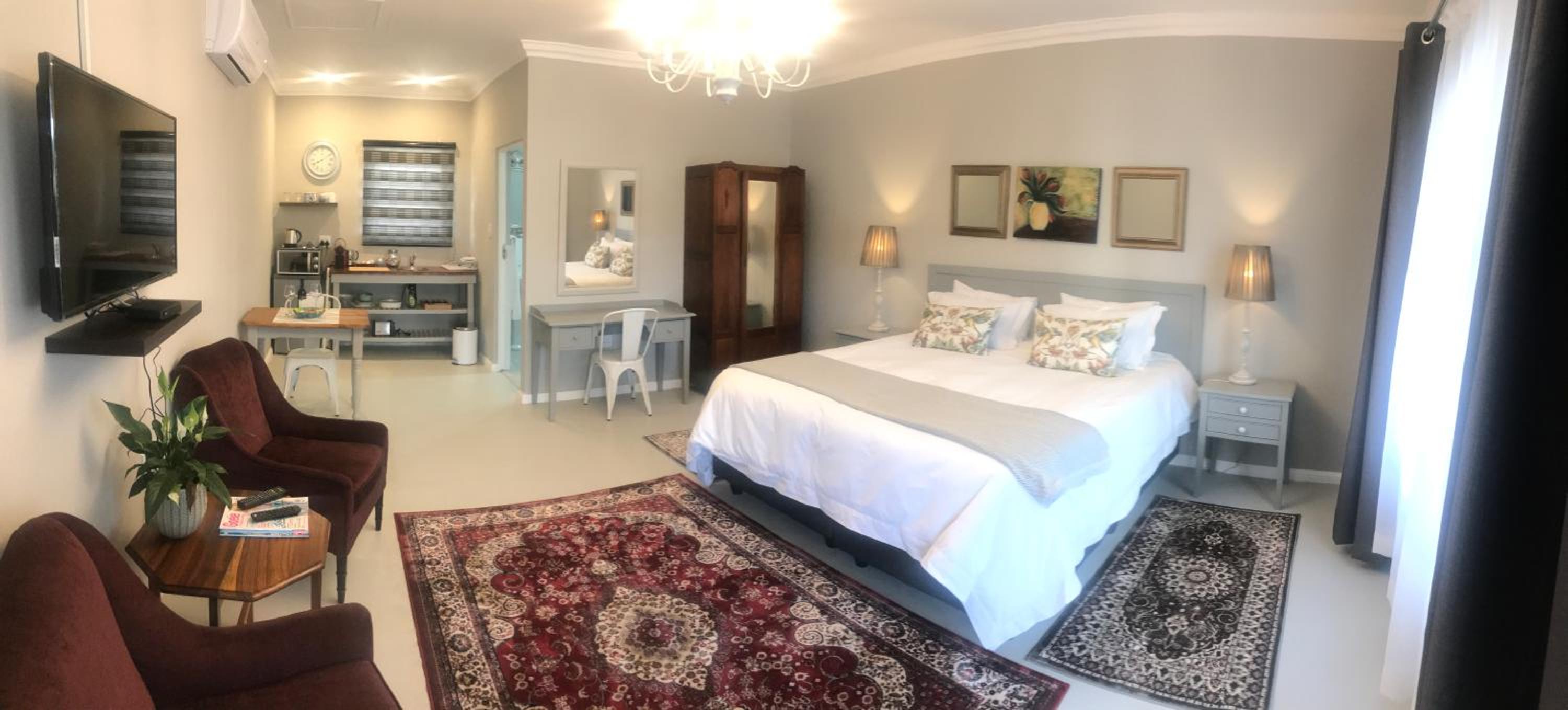 One-Bedroom Apartment - Photo 1