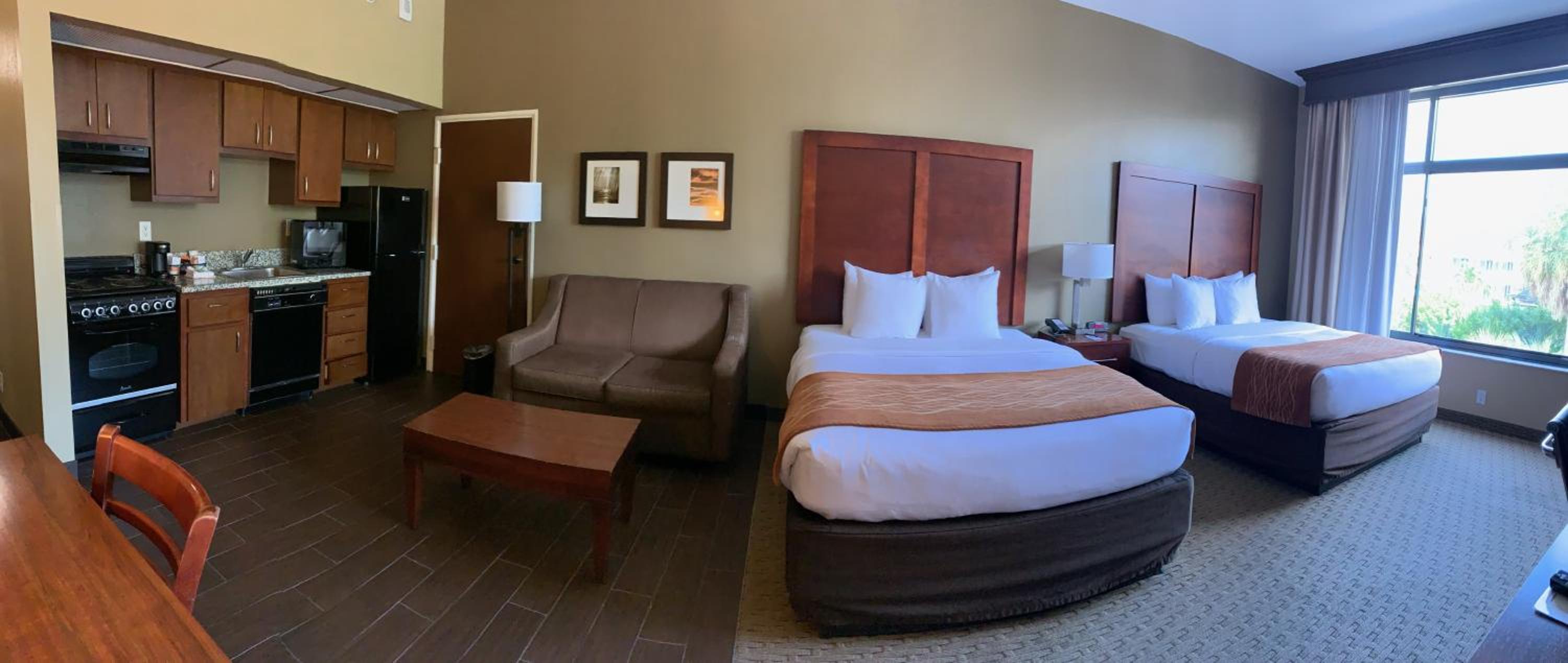 Efficiency Queen Room with Two Queen Beds - Non-Smoking photo 1
