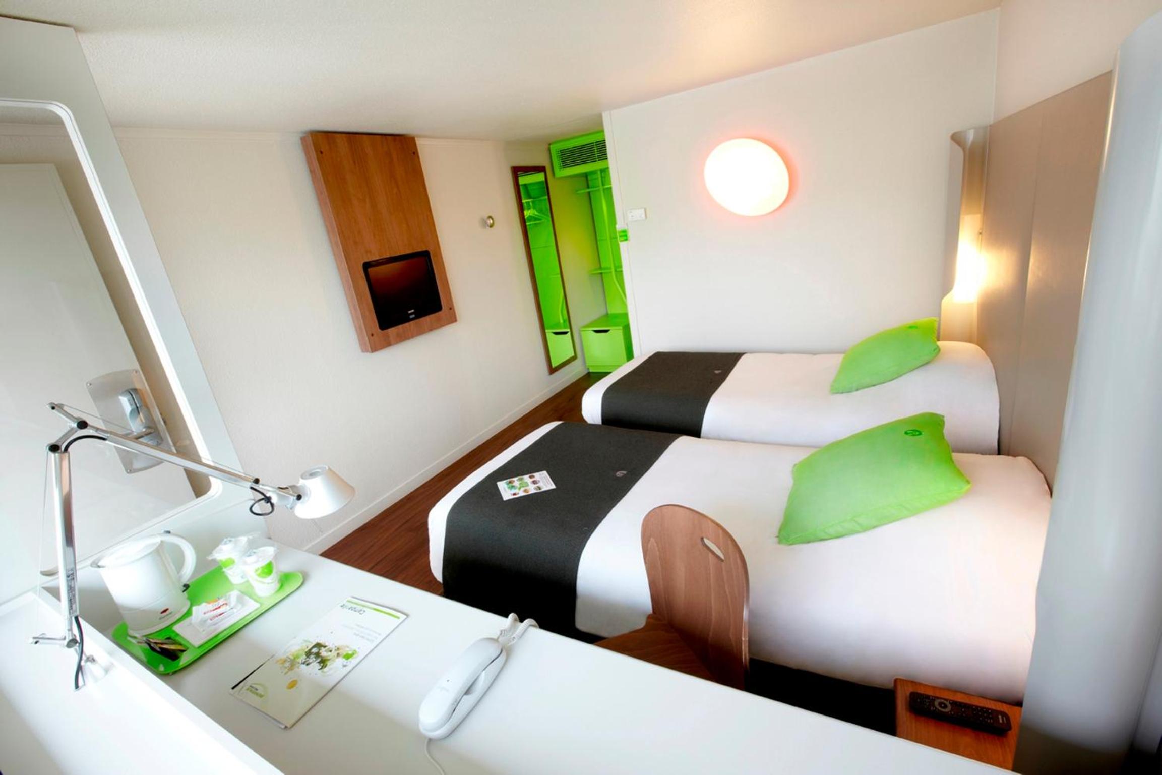 Standard Twin Room - Photo 1