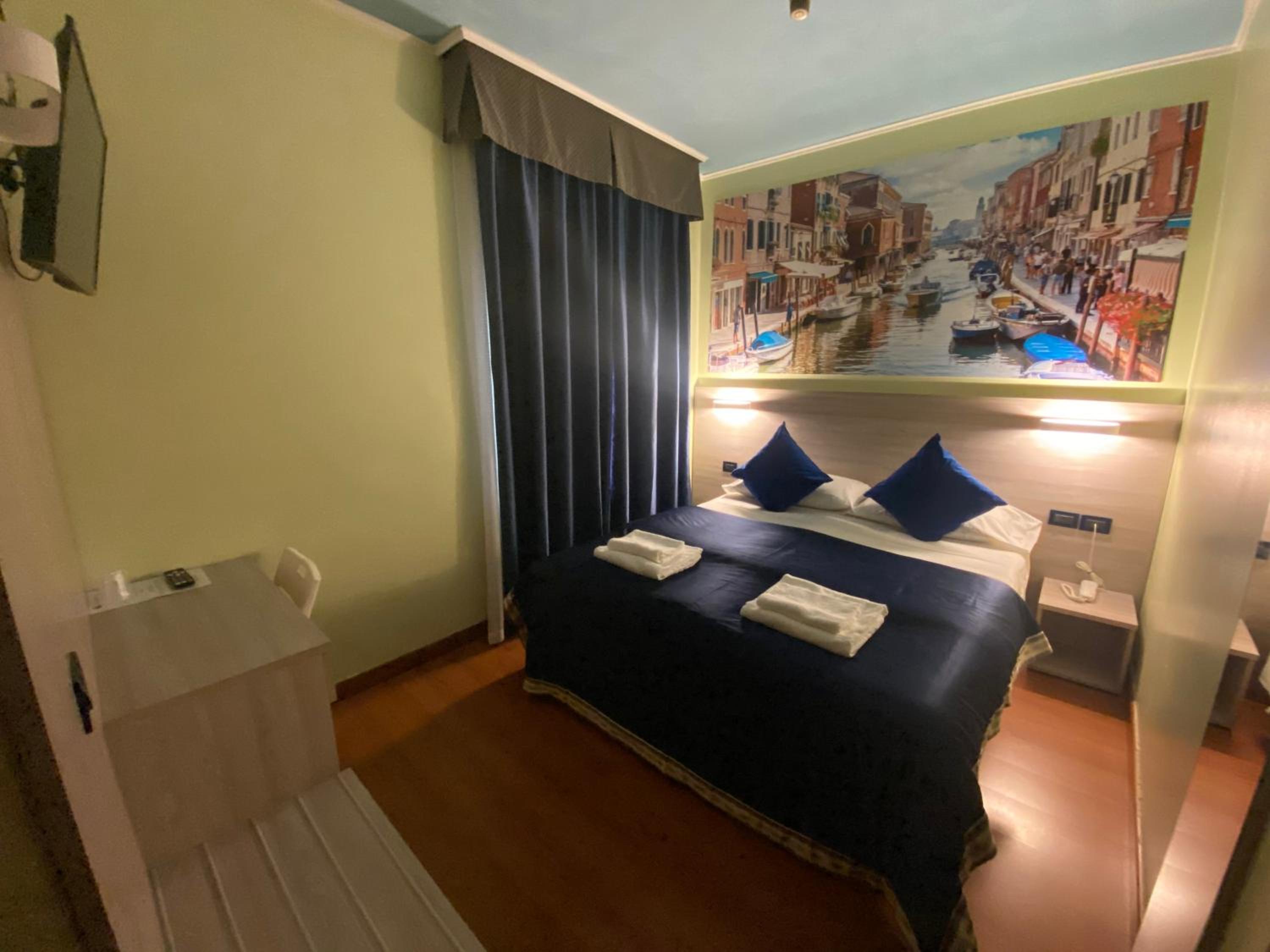 Double or Twin Room - Photo 1