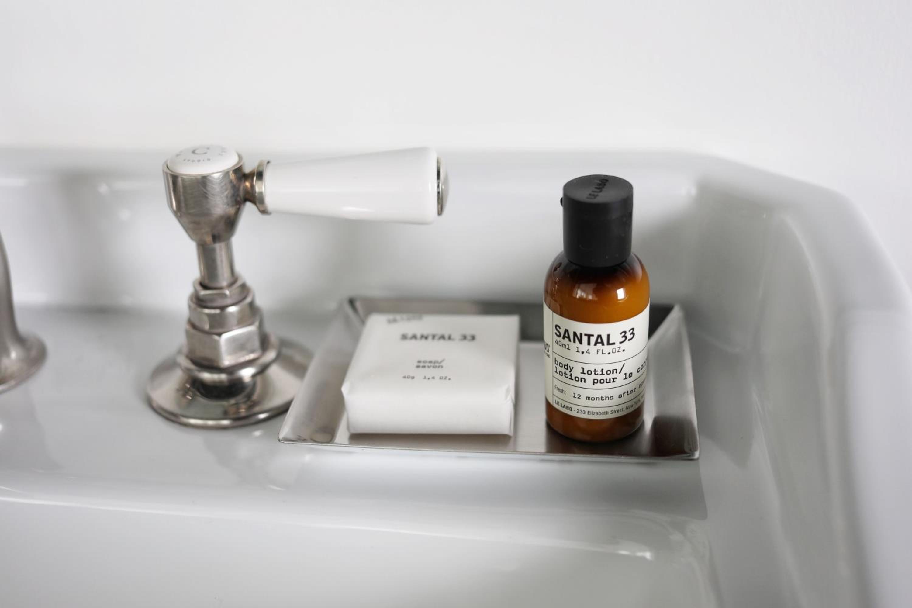 Mobility/Hearing Accessible Urban King, Roll in Shower (302) thumbnail 5