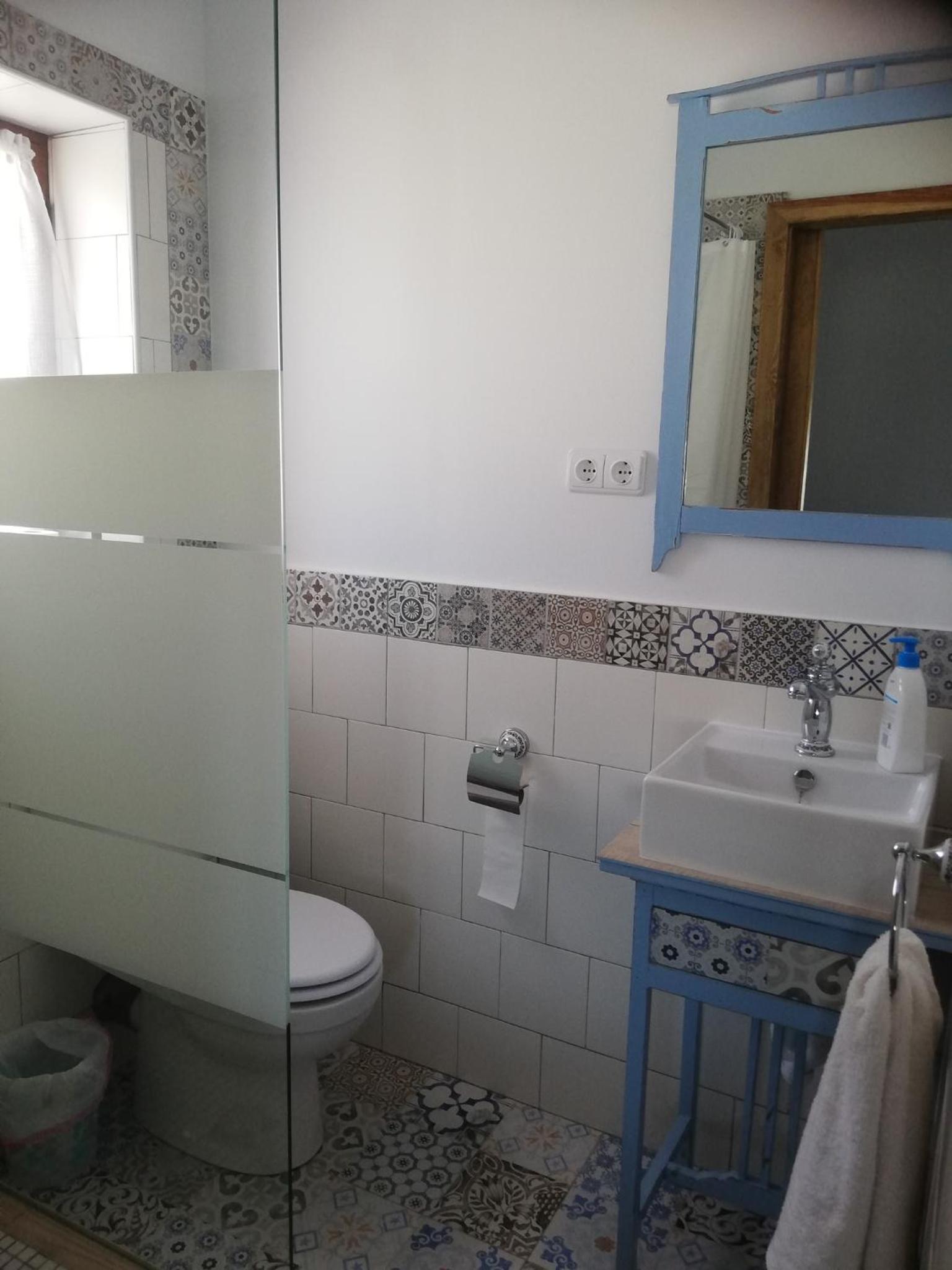 Double Room with Private Bathroom - Photo 3