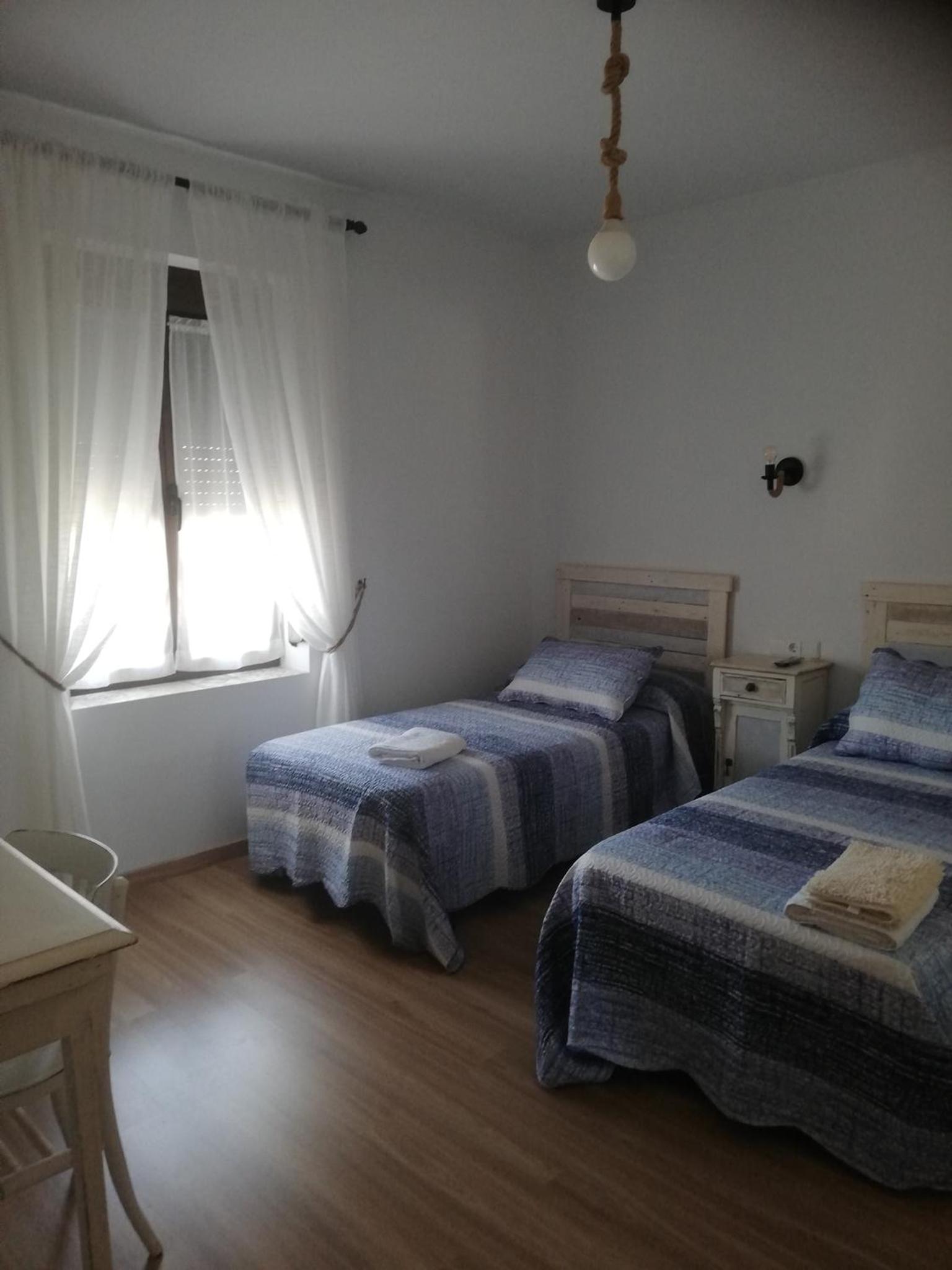 Double Room with Private Bathroom - Photo 4