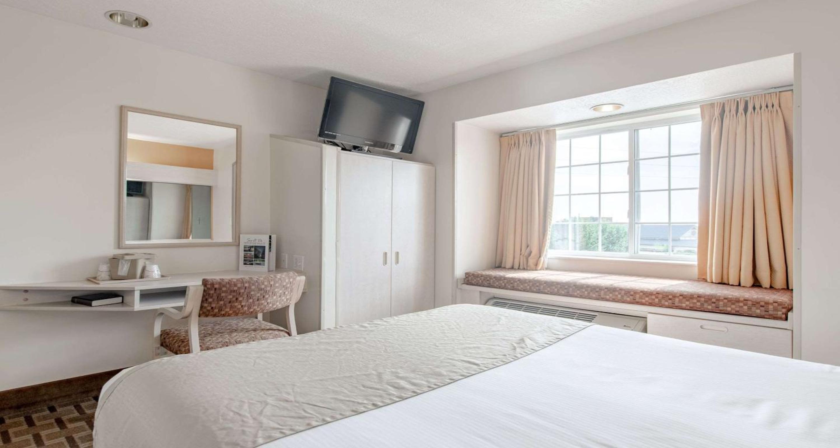 Queen Room - Photo 2