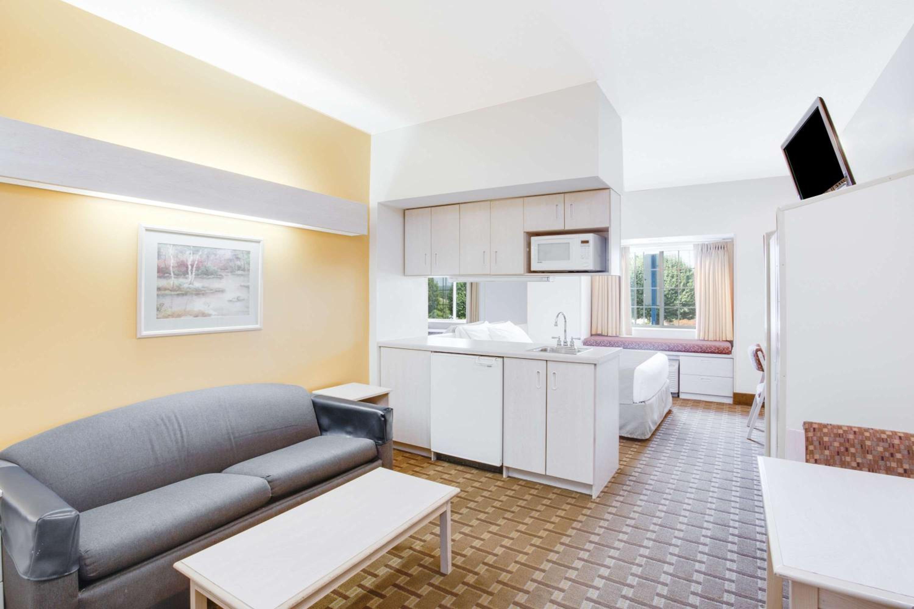 Queen Suite with Sofa Bed - Photo 1