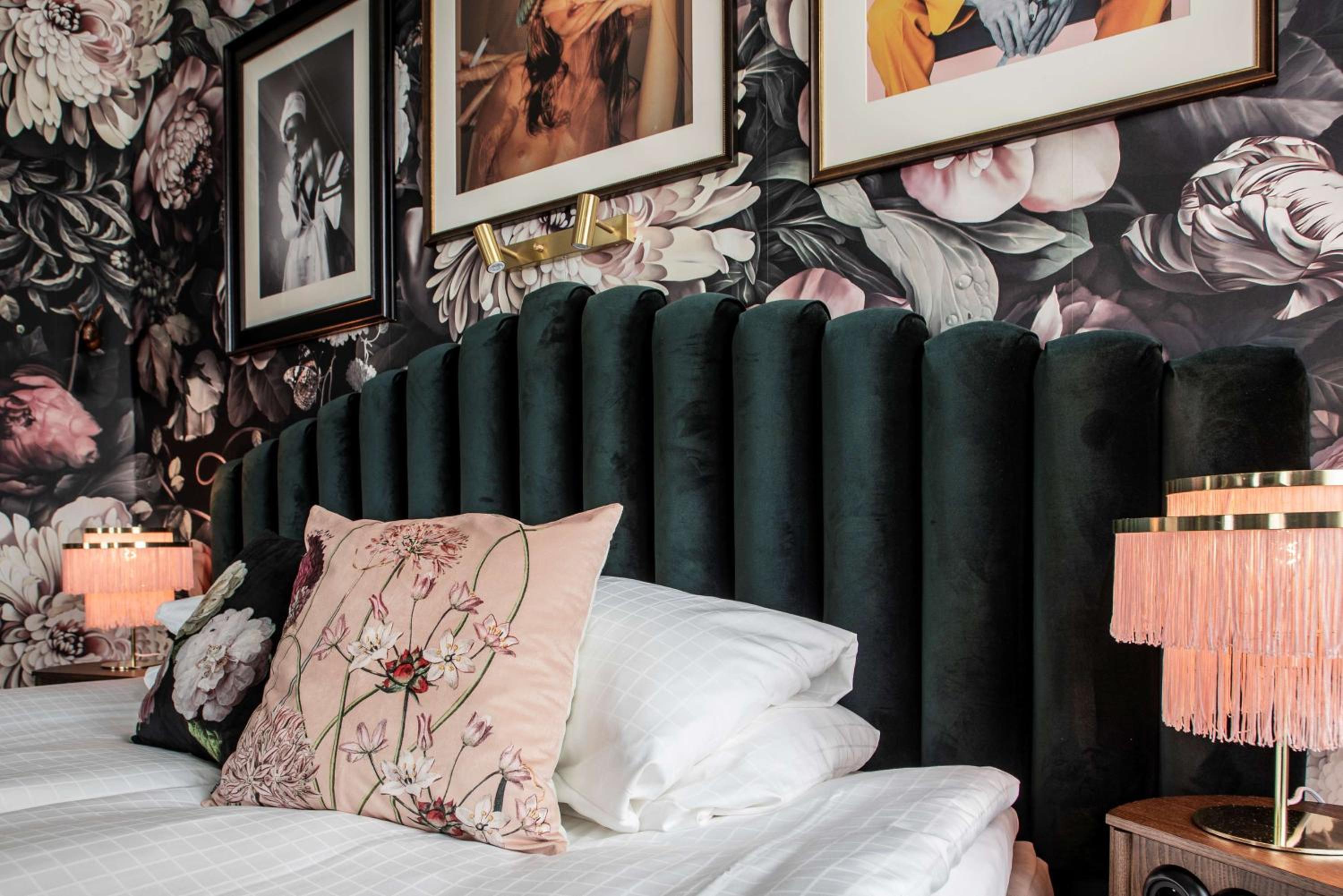 Junior King Suite - Photo 16