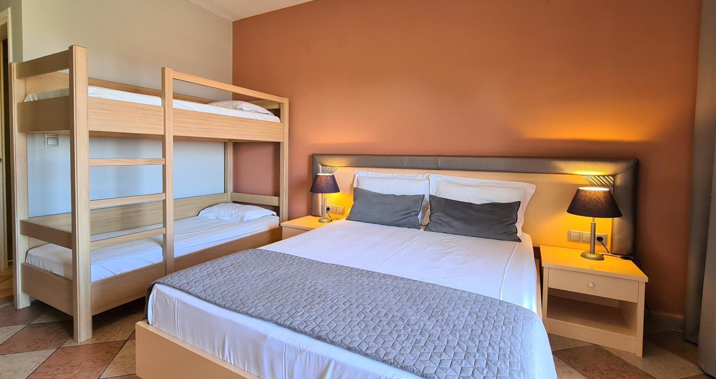 Family Economy Room - Photo 1