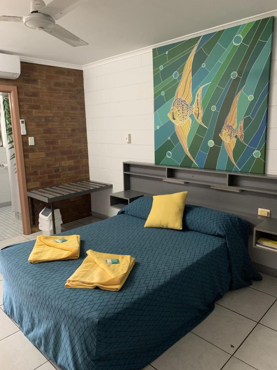 Standard Triple Room with Sea View