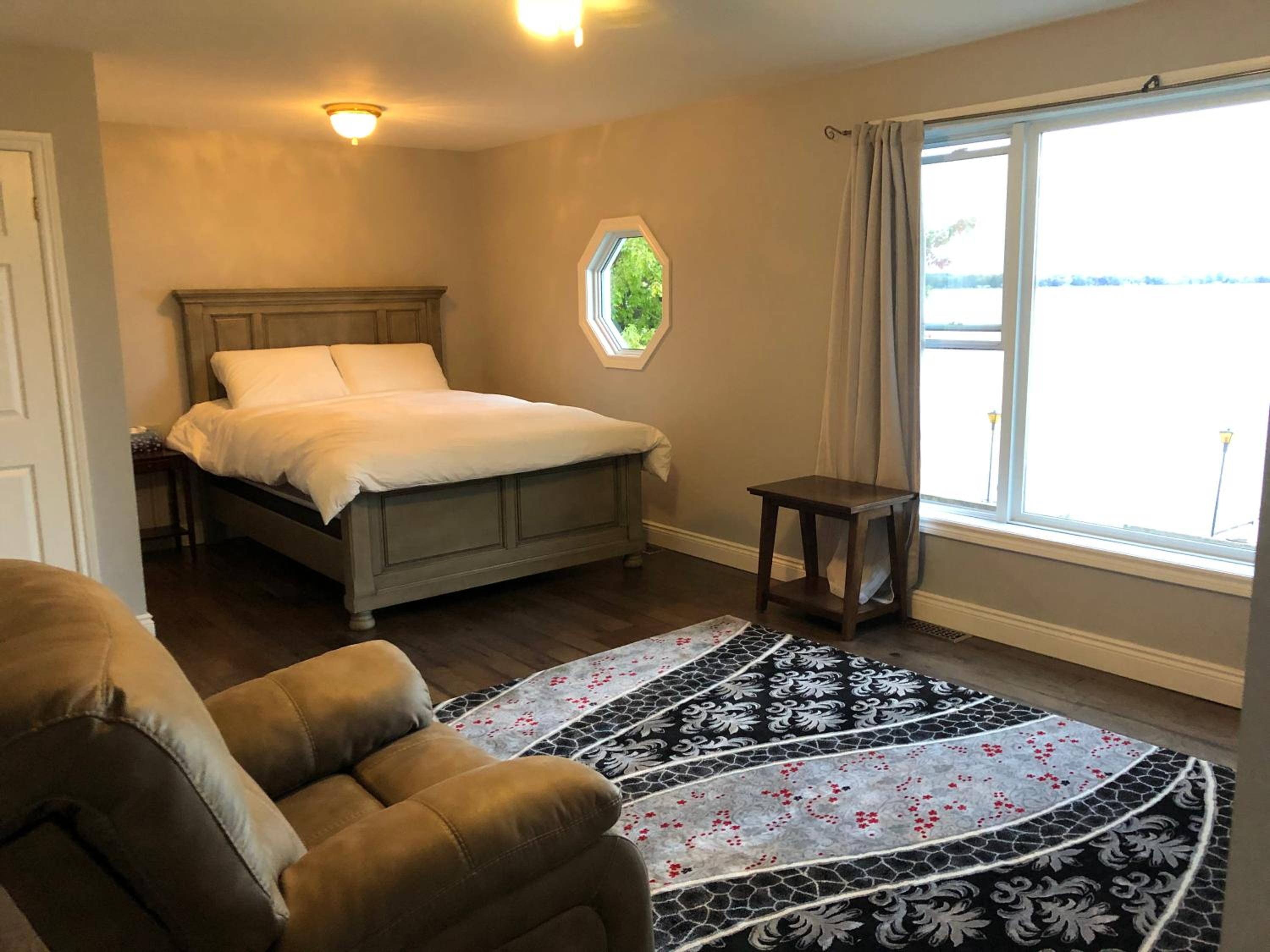 Three-Bedroom House photo 1