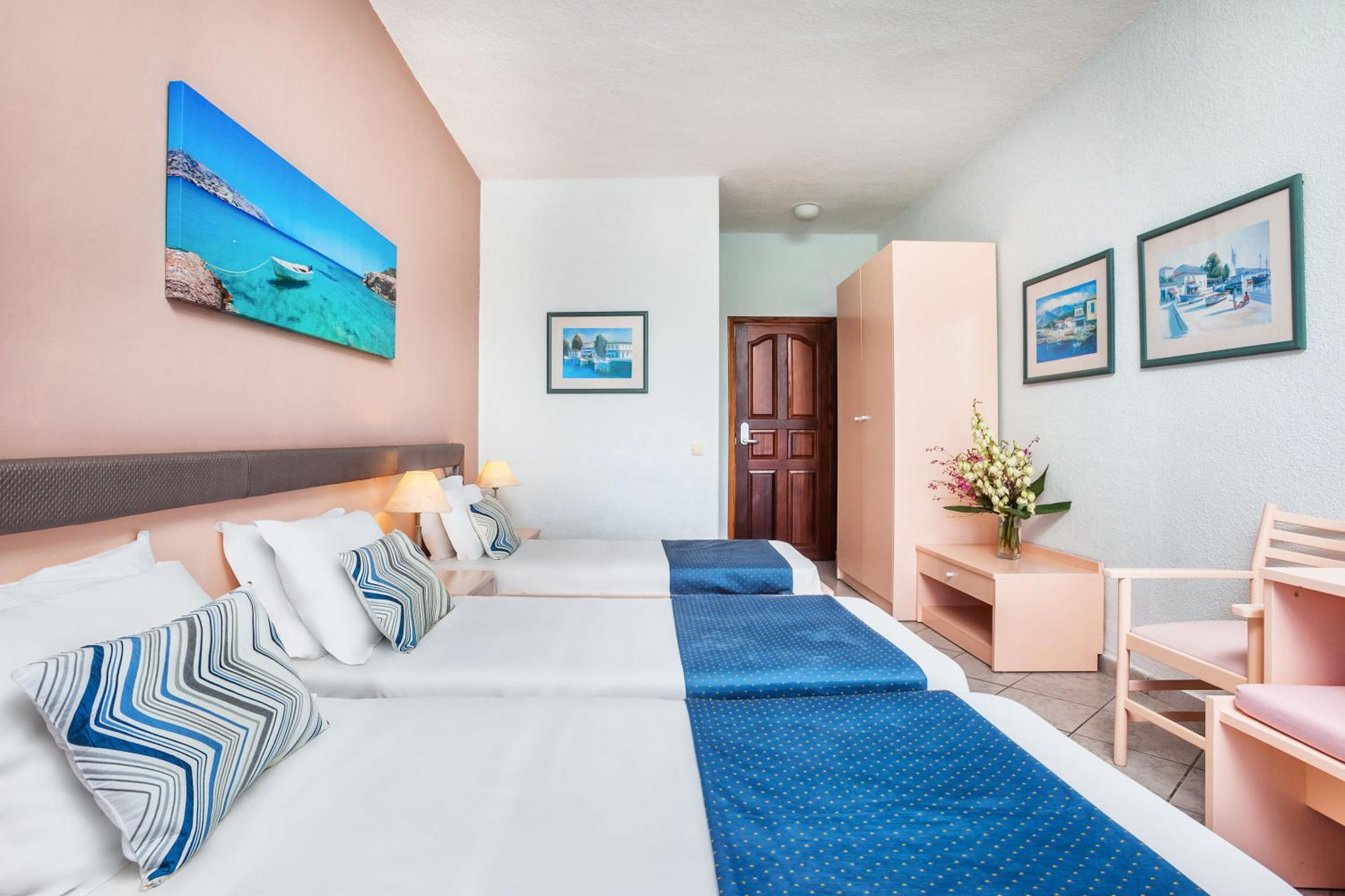 Standard Triple Room - Photo 6